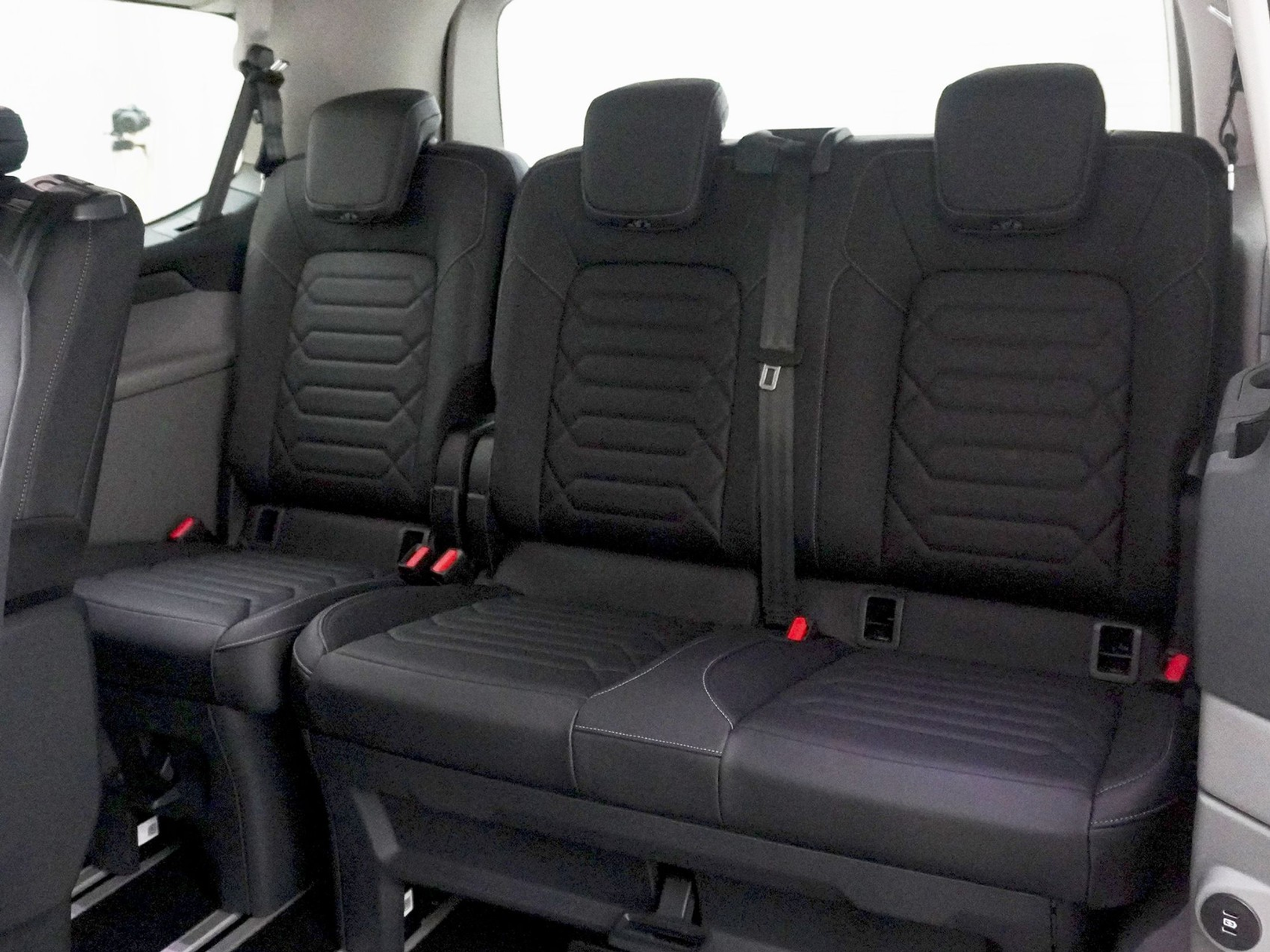 listing desktop thumbnail image 14