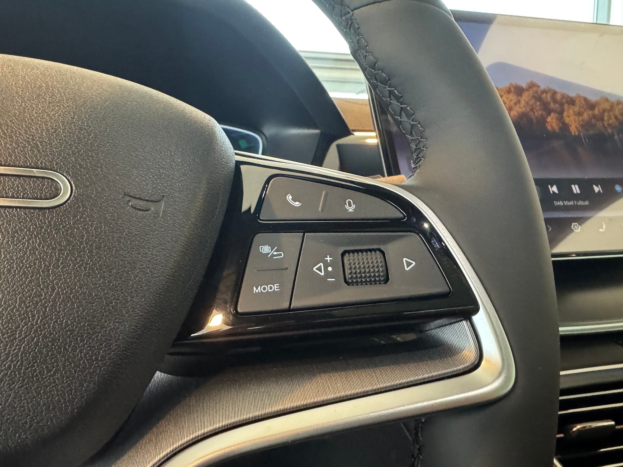 listing desktop thumbnail image 14