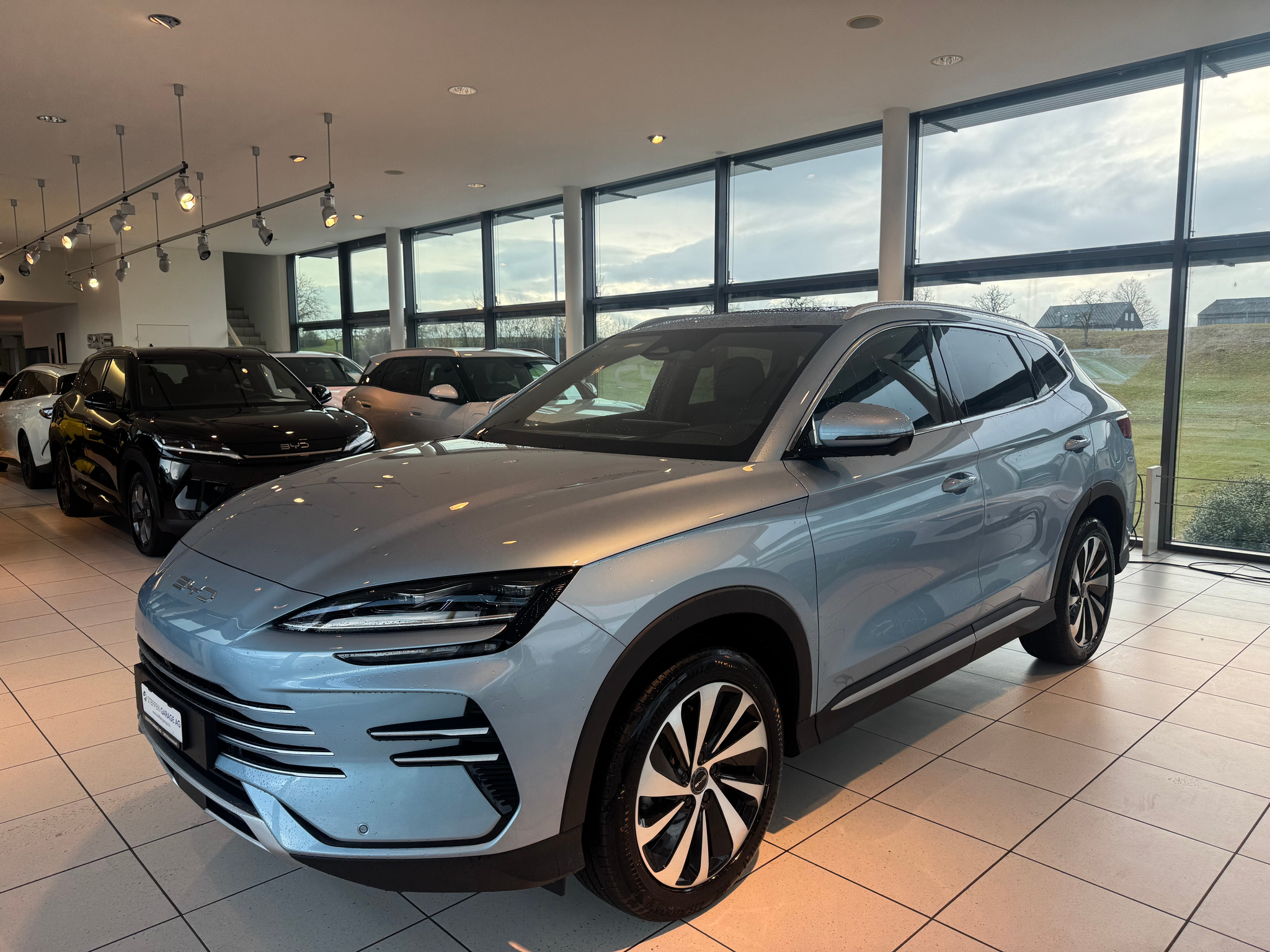 listing desktop thumbnail image 3