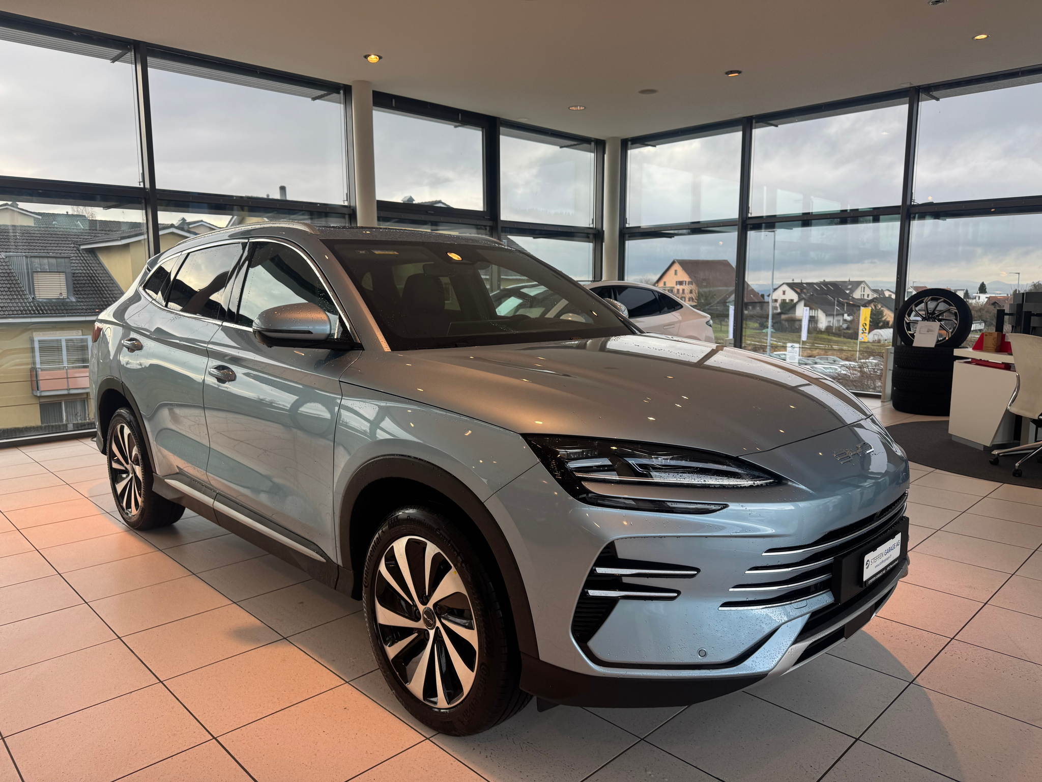 listing desktop thumbnail image 5