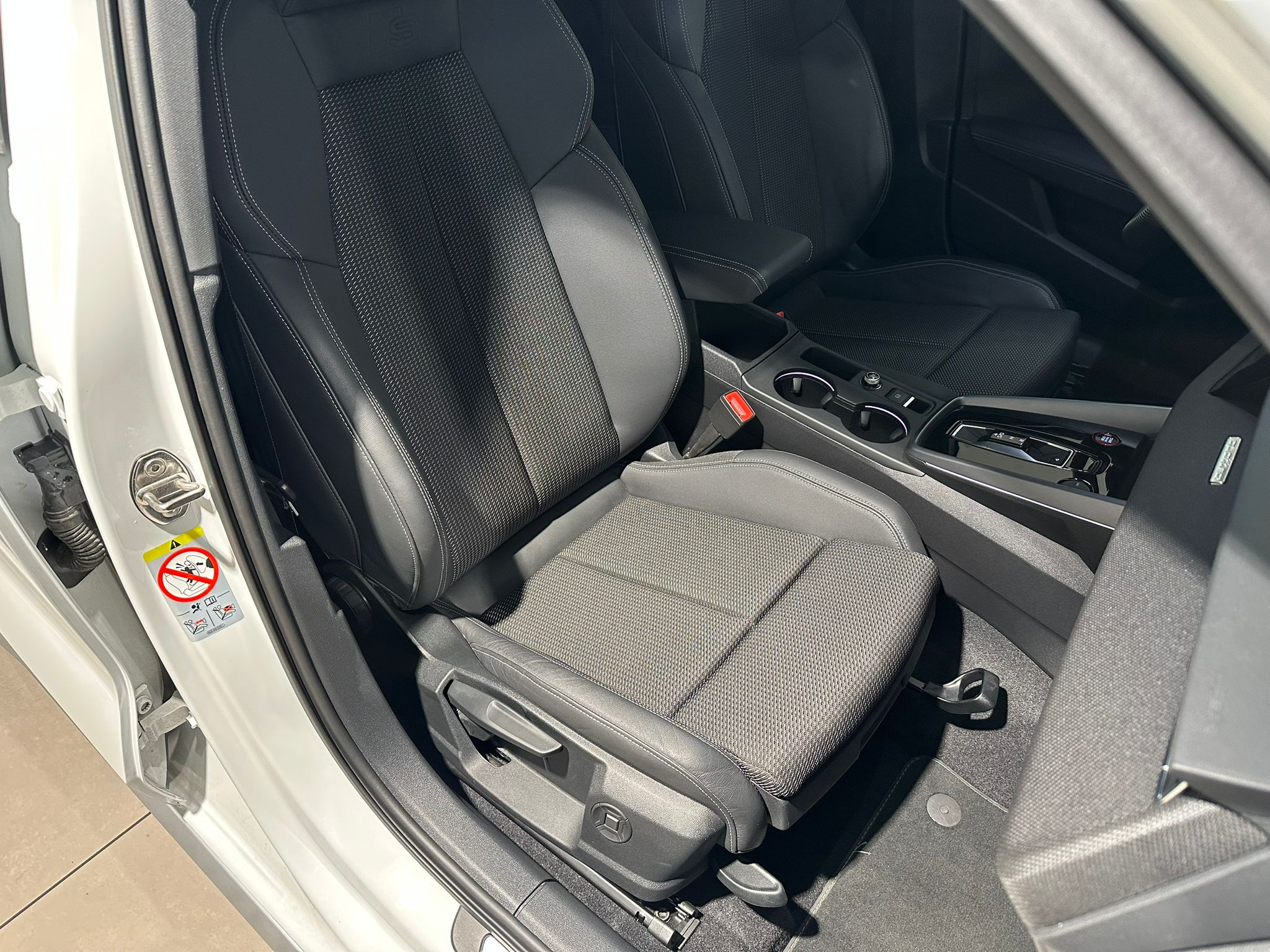 listing desktop thumbnail image 6