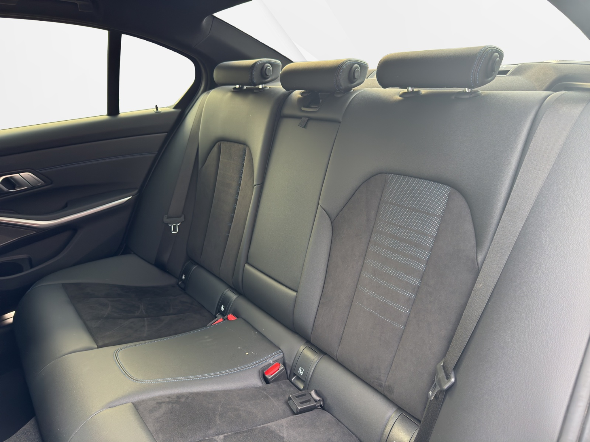 listing desktop thumbnail image 18