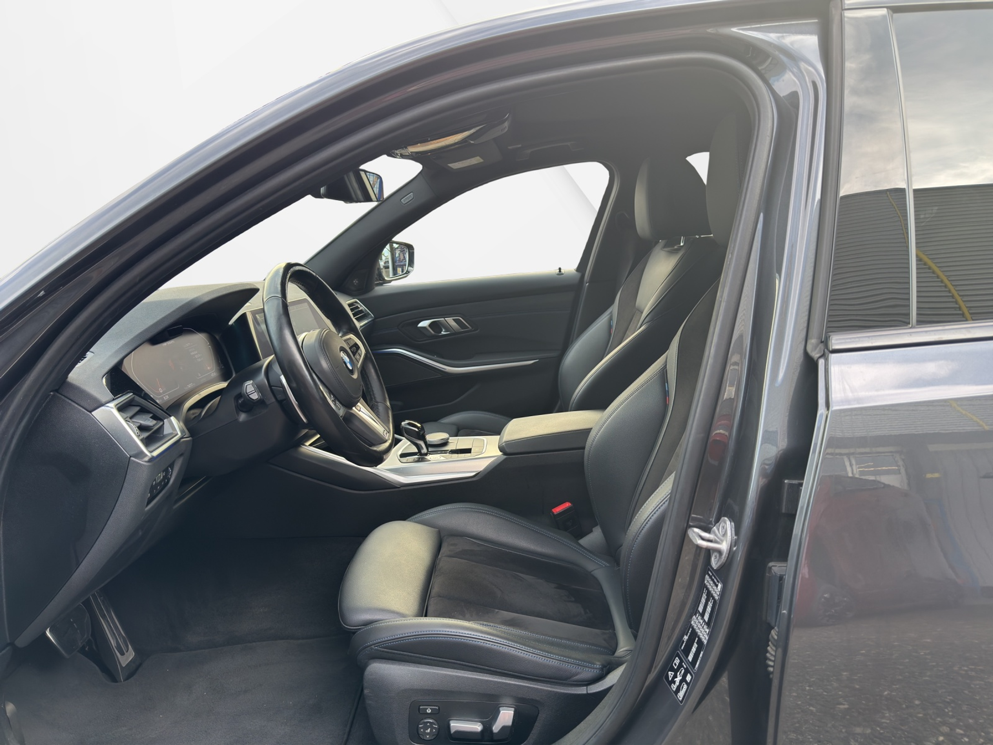 listing desktop thumbnail image 11