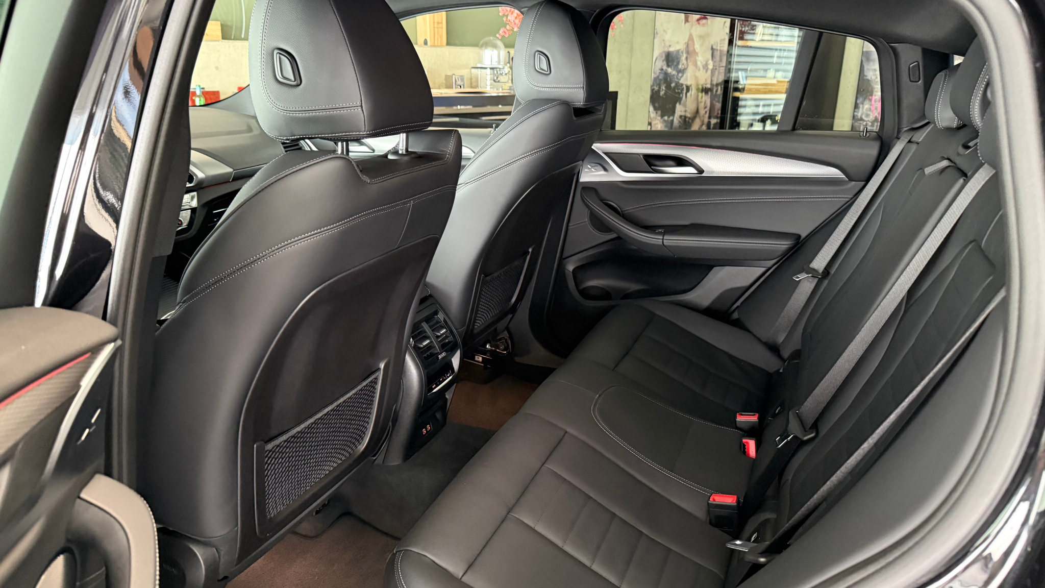 listing desktop thumbnail image 23