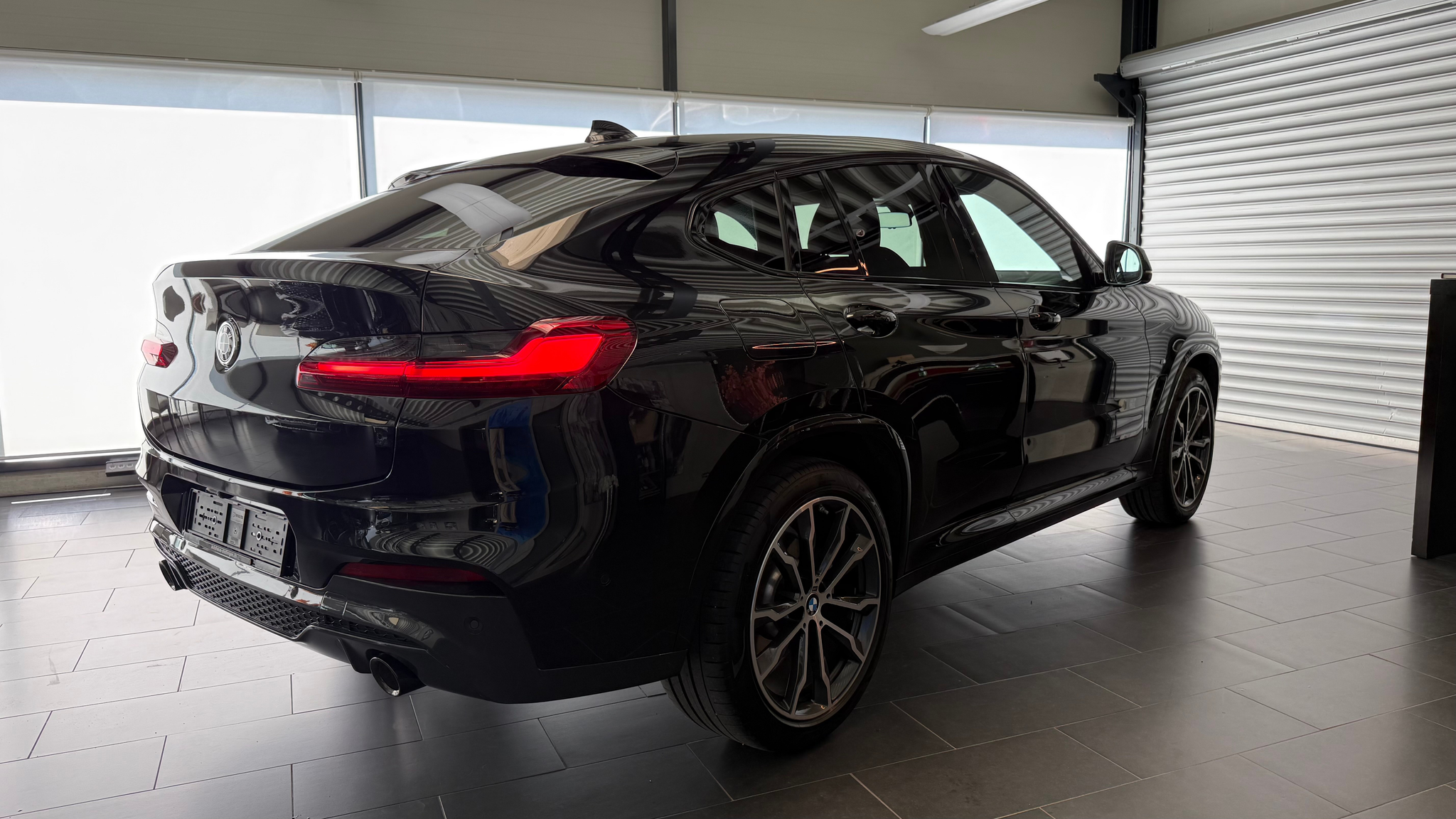 listing desktop thumbnail image 6