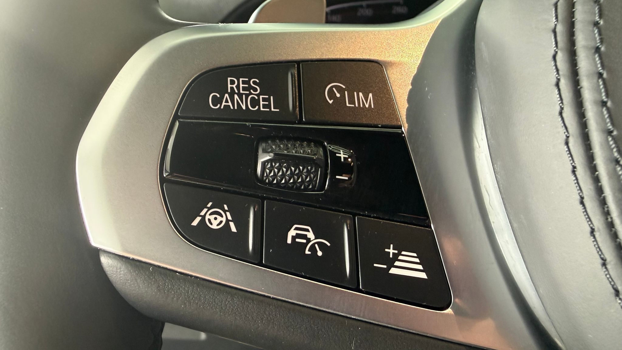 listing desktop thumbnail image 12