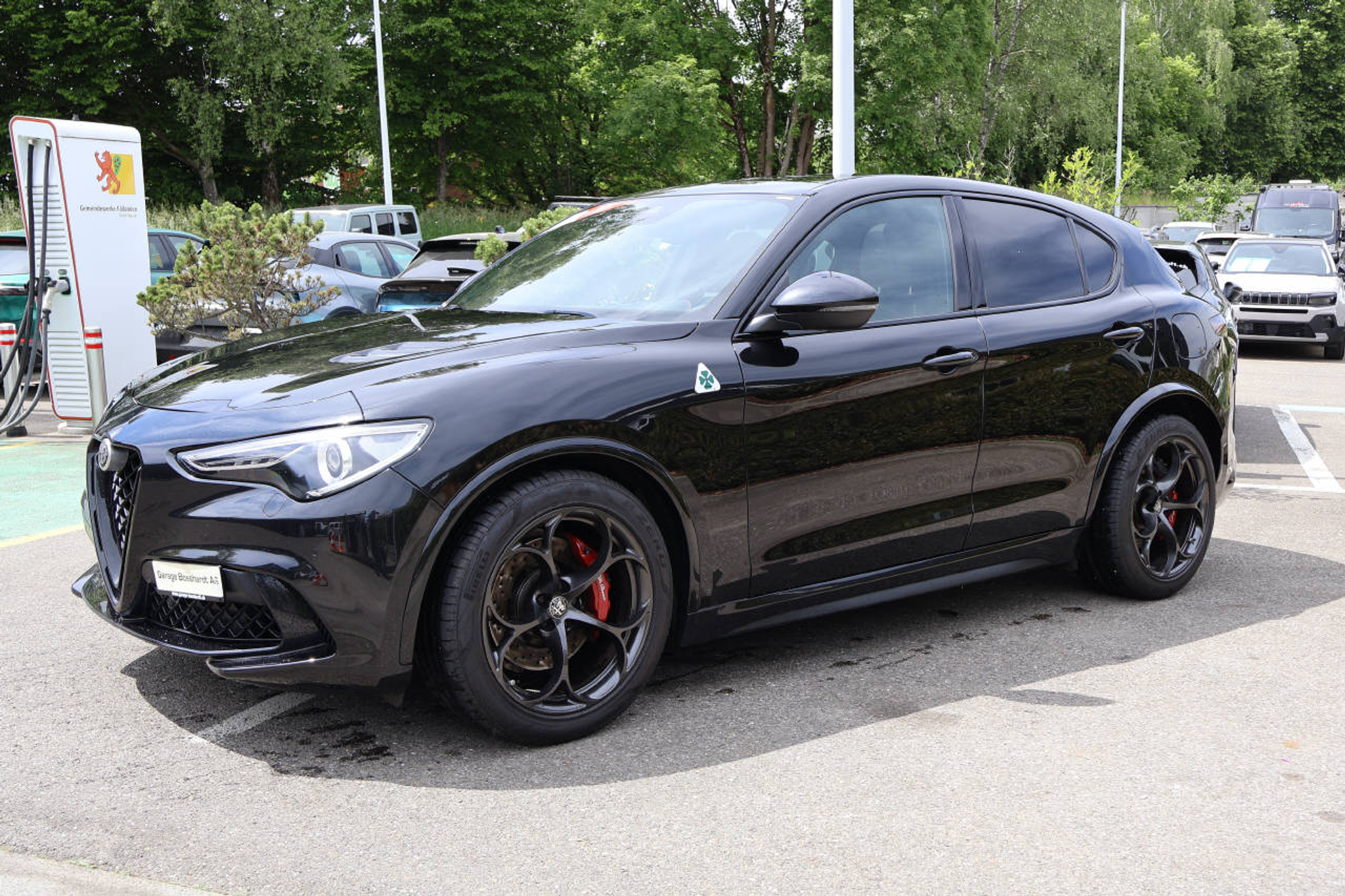 listing desktop thumbnail image 4