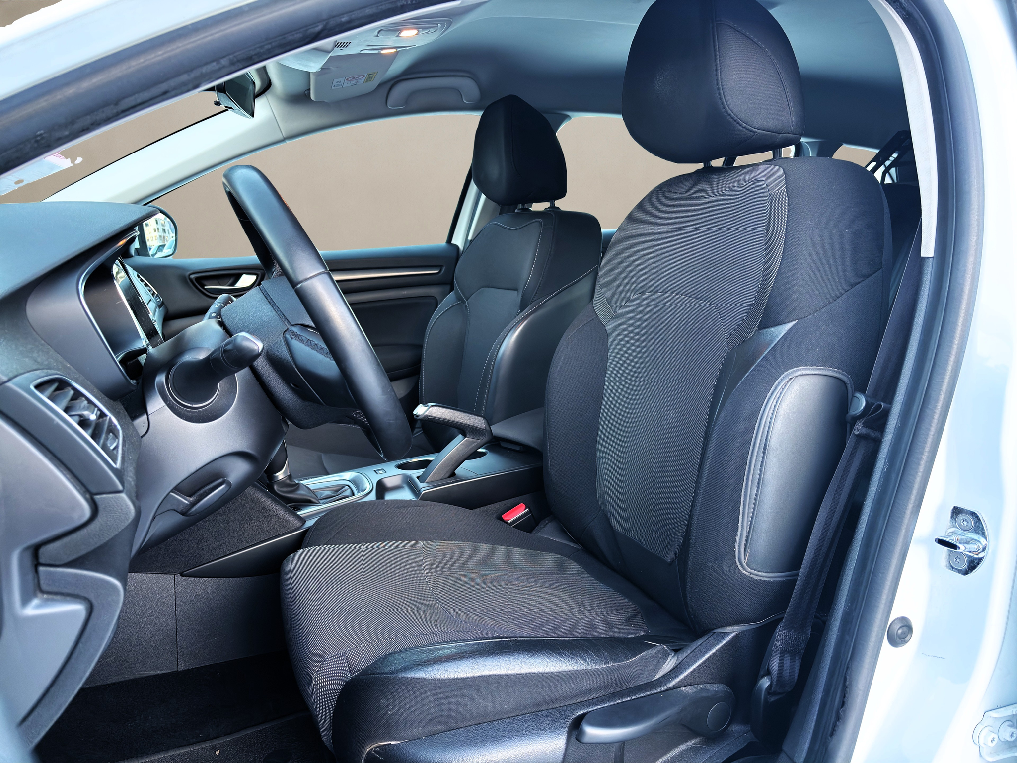 listing desktop thumbnail image 8