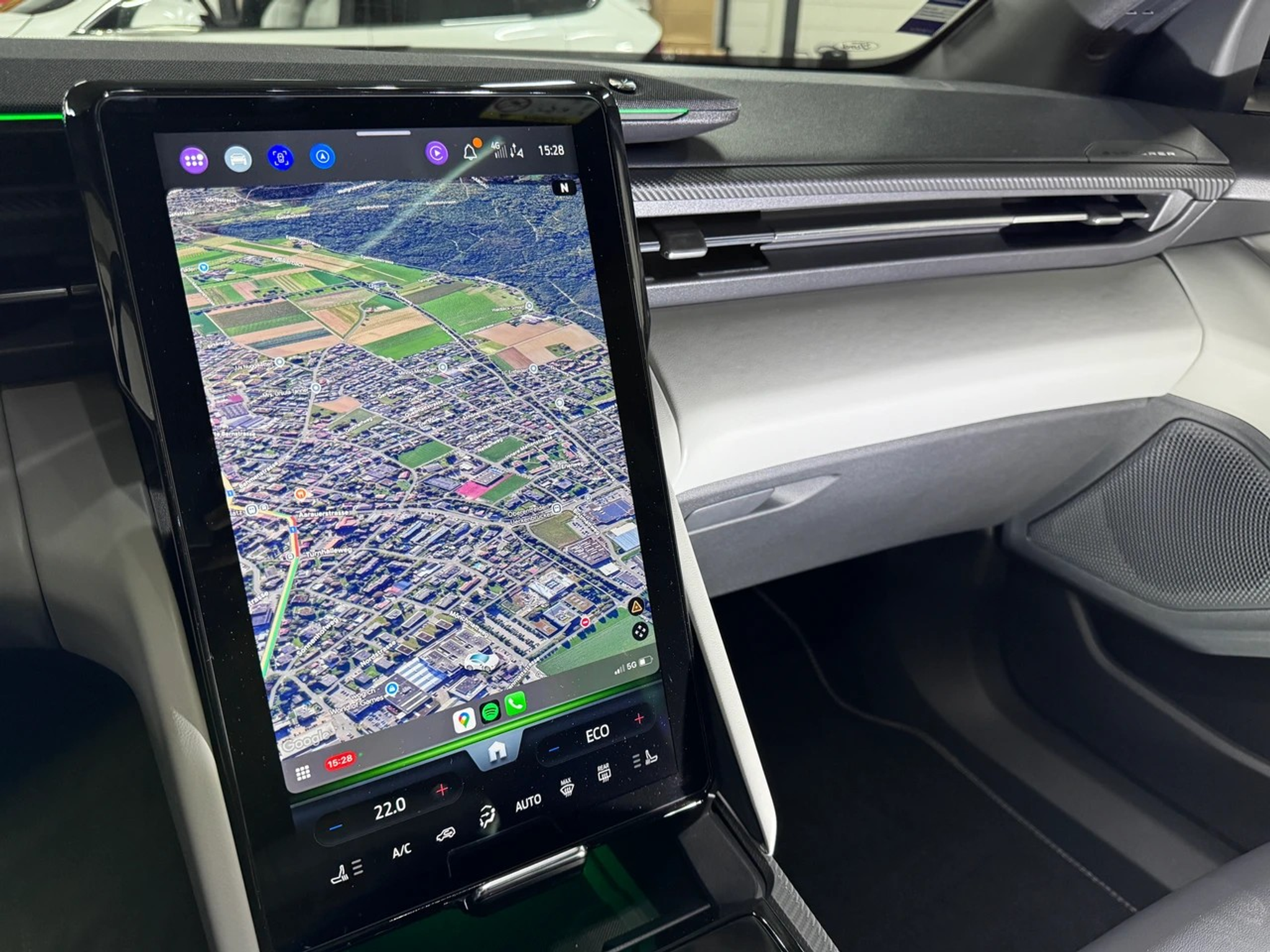 listing desktop thumbnail image 16