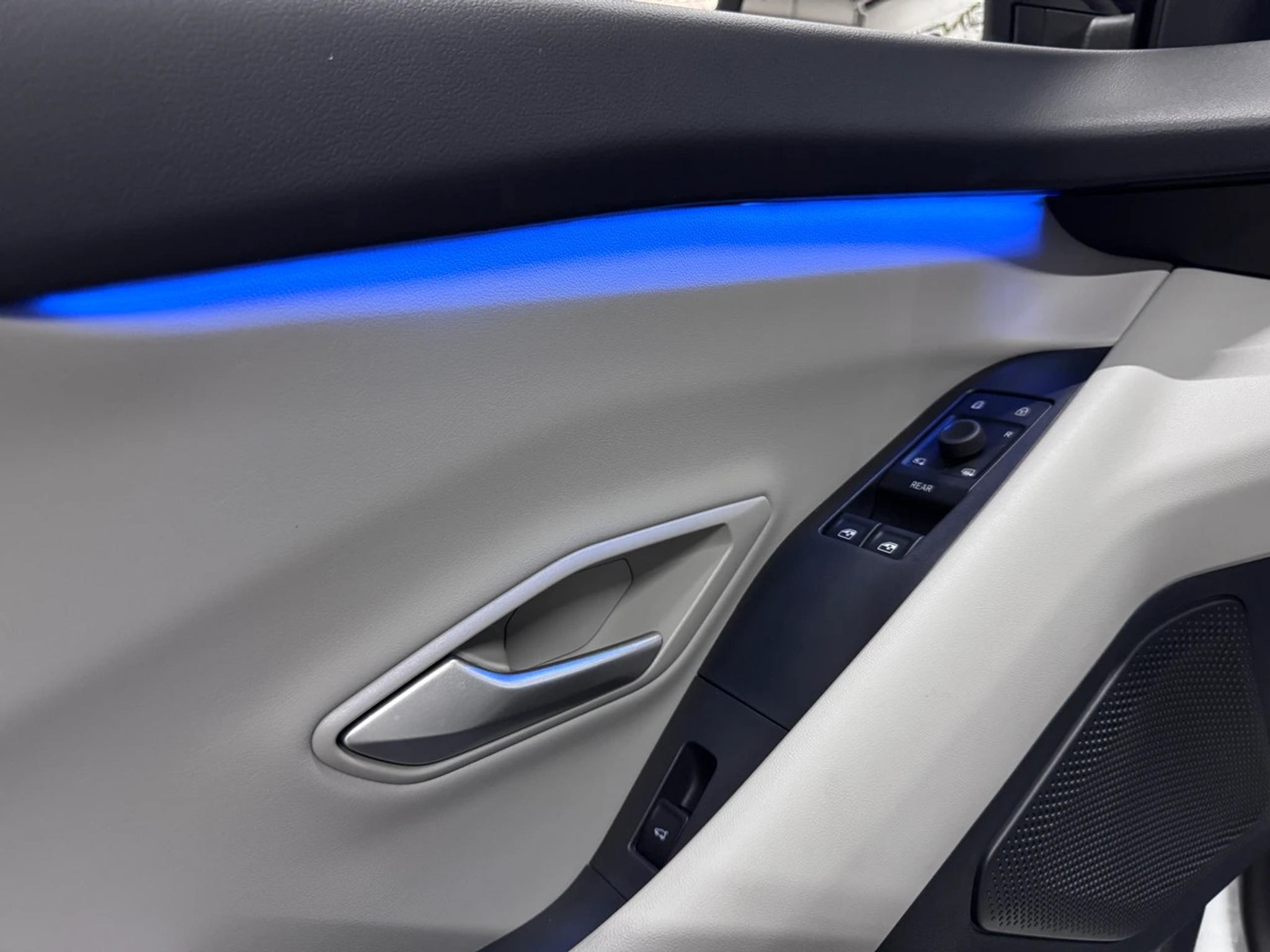 listing desktop thumbnail image 14