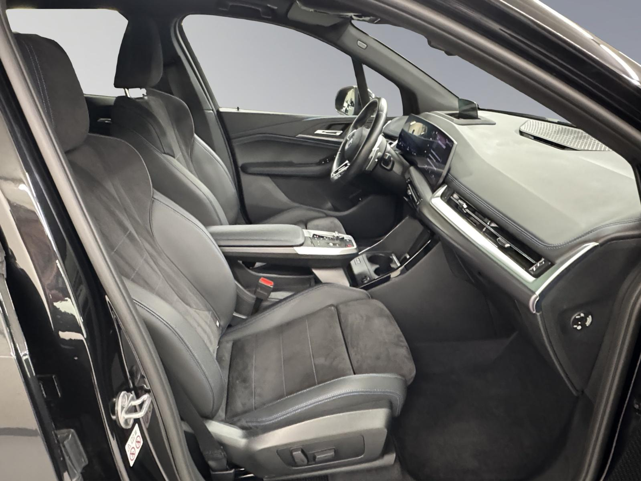 listing desktop thumbnail image 14