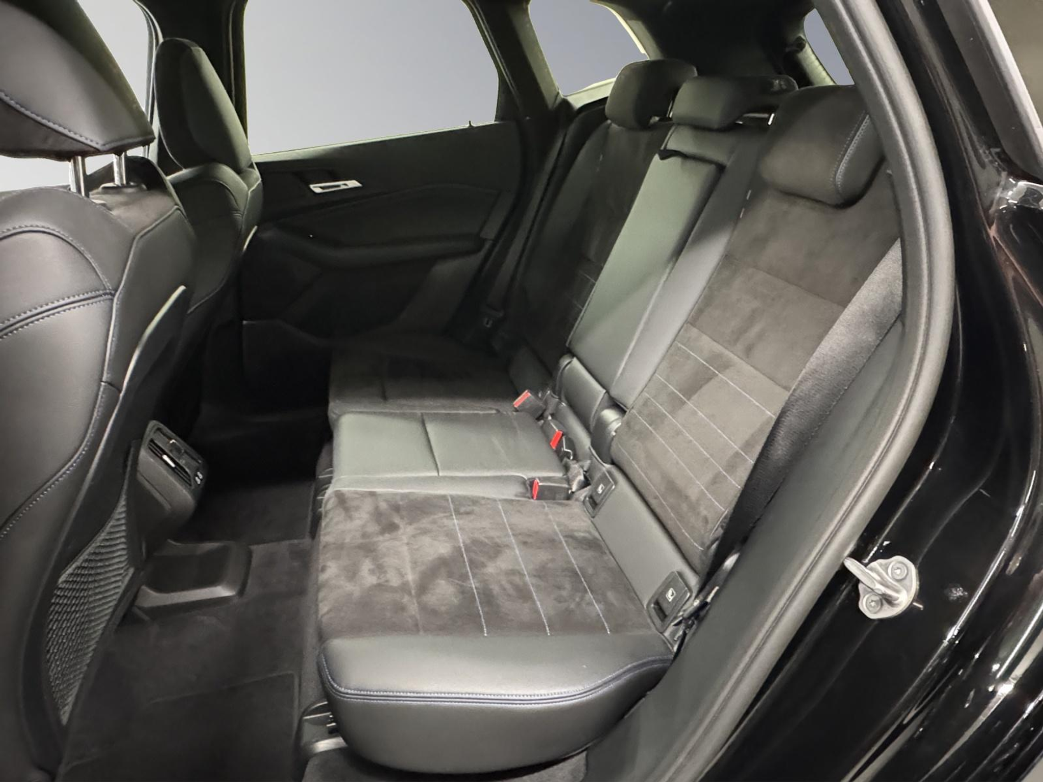 listing desktop thumbnail image 13