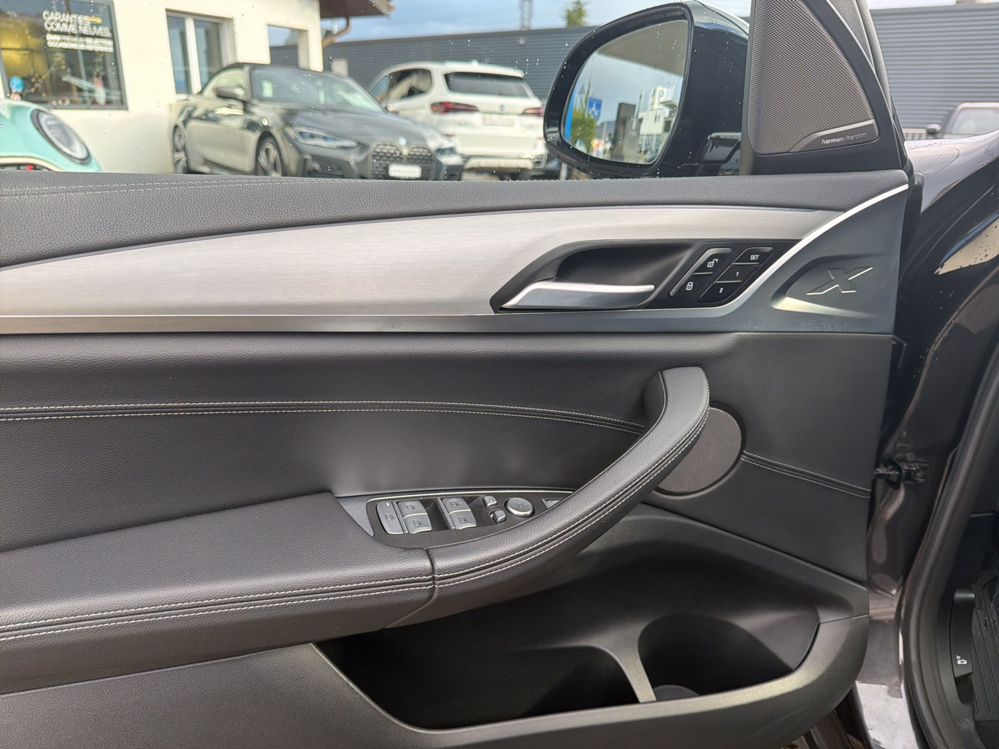 listing desktop thumbnail image 17