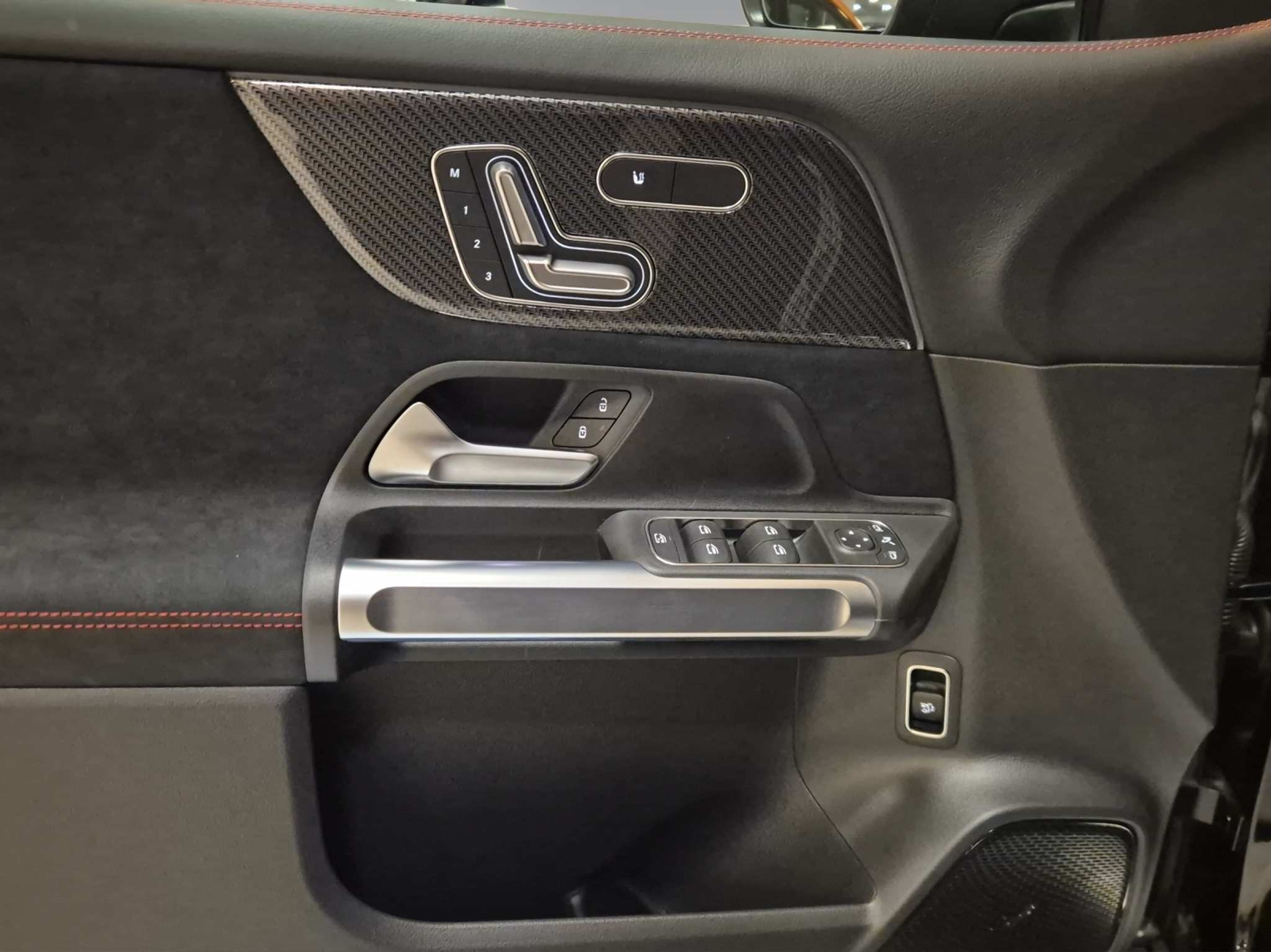 listing desktop thumbnail image 13