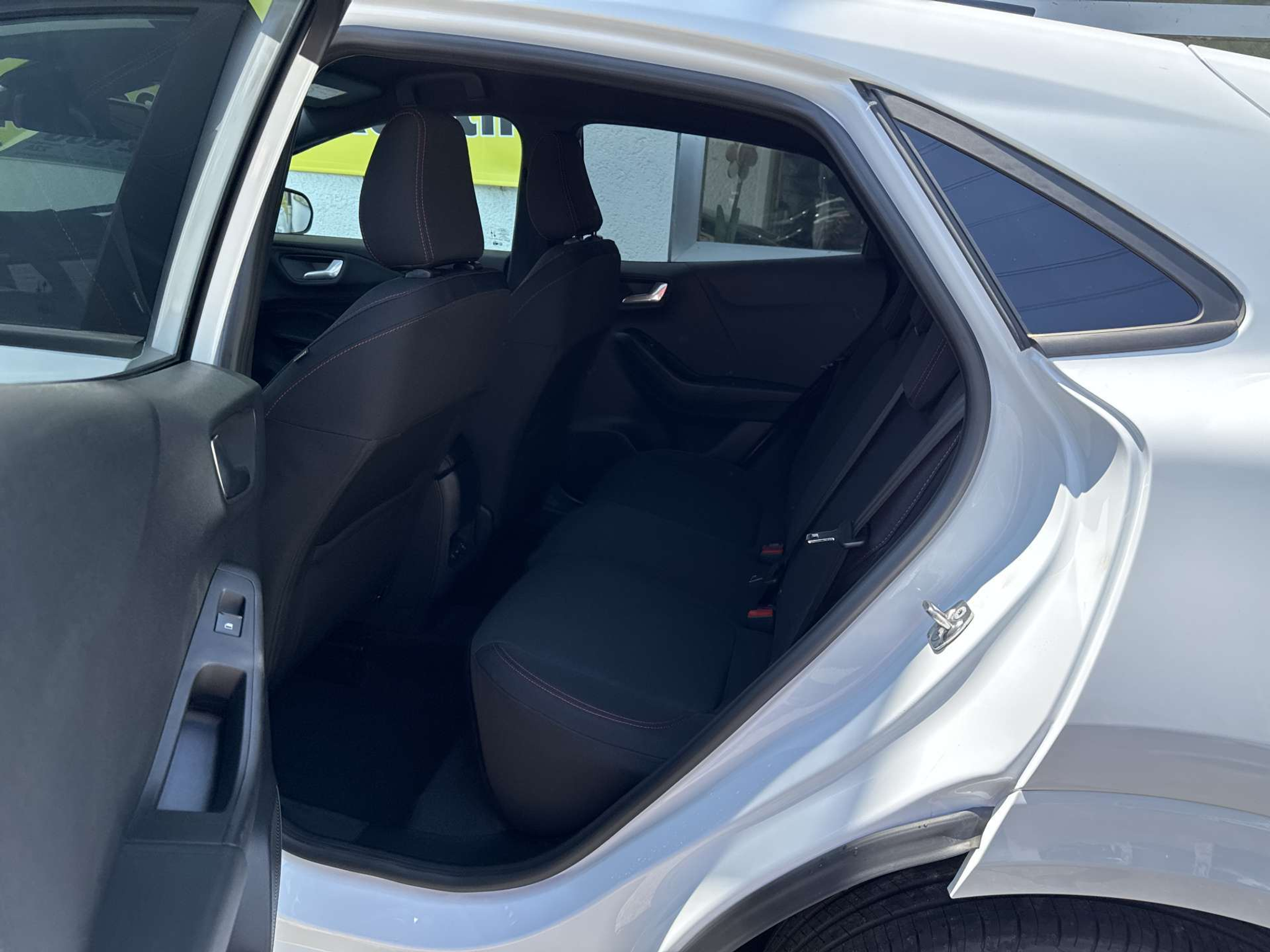 listing desktop thumbnail image 7