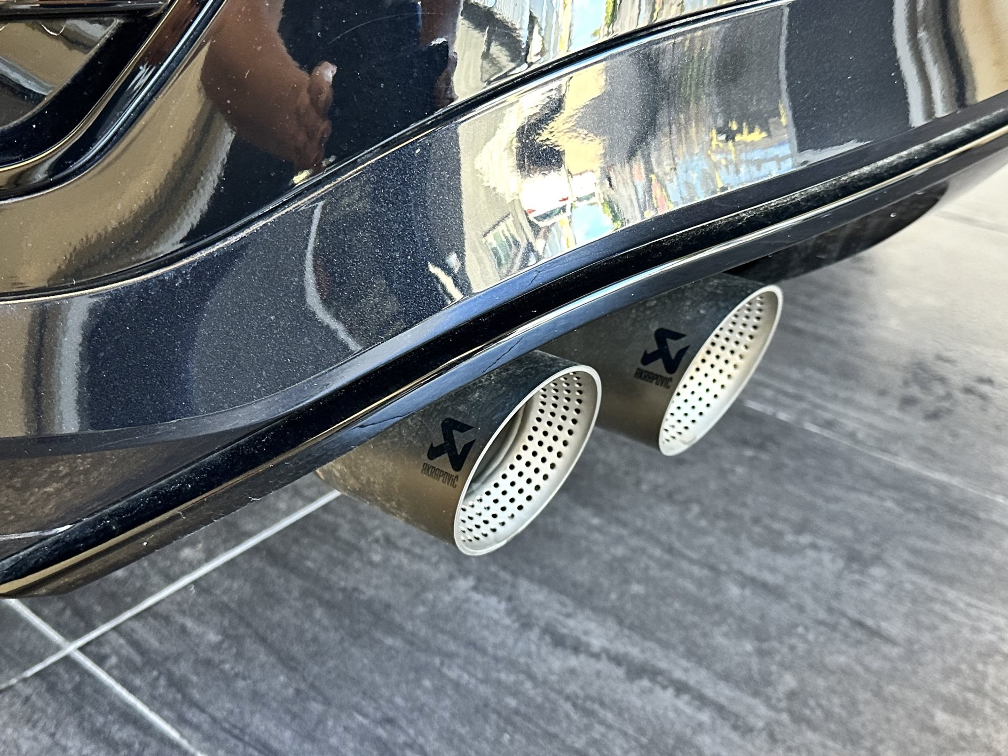 listing desktop thumbnail image 8