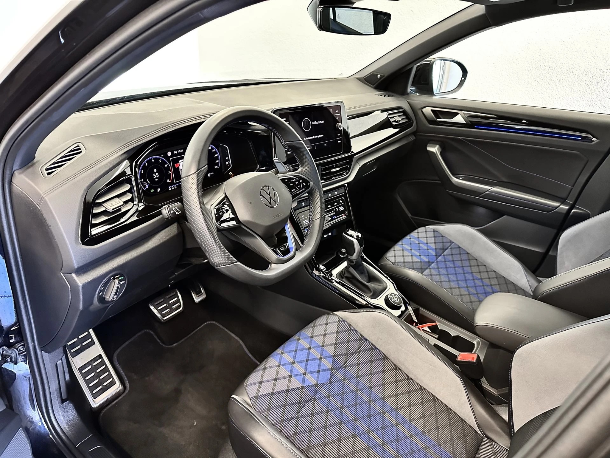 listing desktop thumbnail image 12