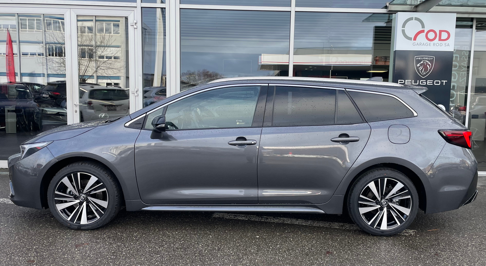 listing desktop thumbnail image 2