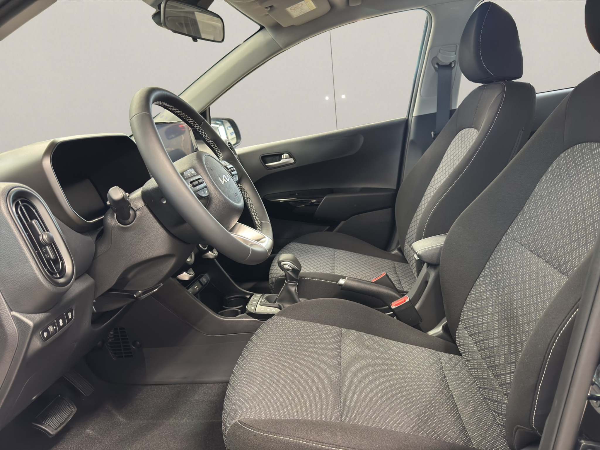 listing desktop thumbnail image 15