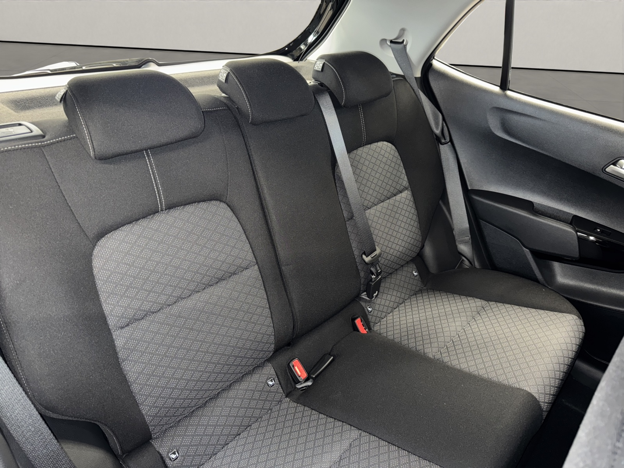 listing desktop thumbnail image 11