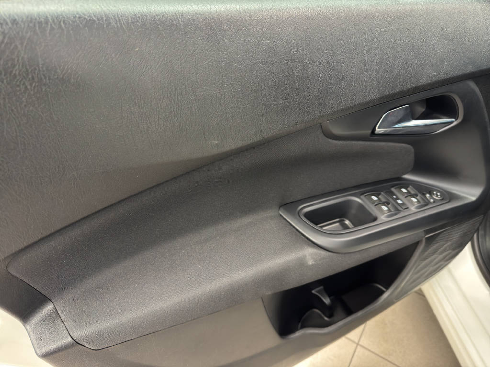 listing desktop thumbnail image 11