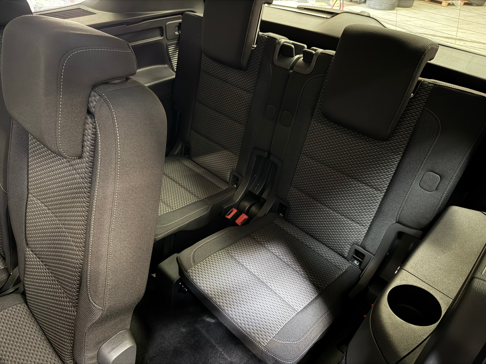 listing desktop thumbnail image 18