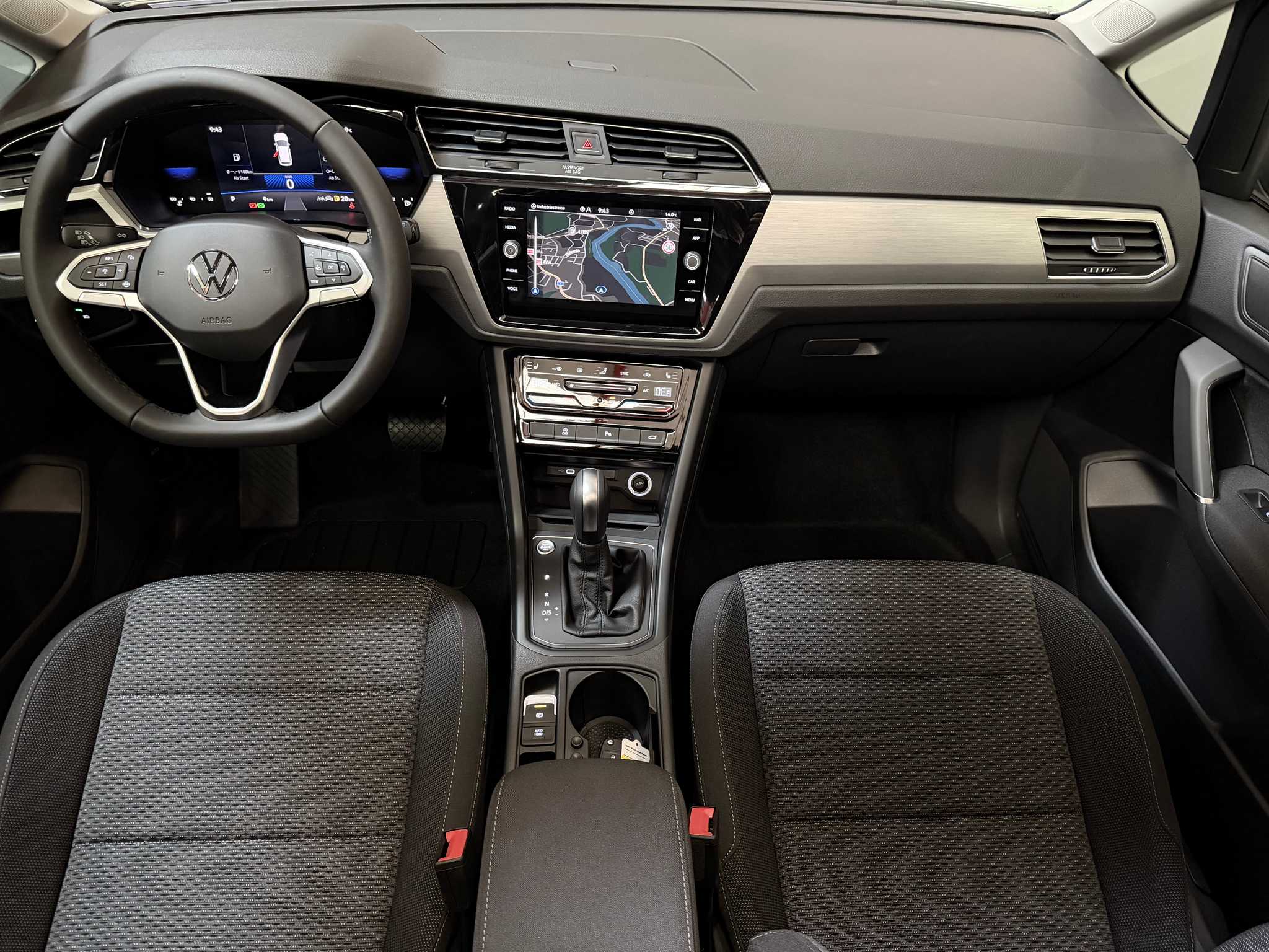 listing desktop thumbnail image 19