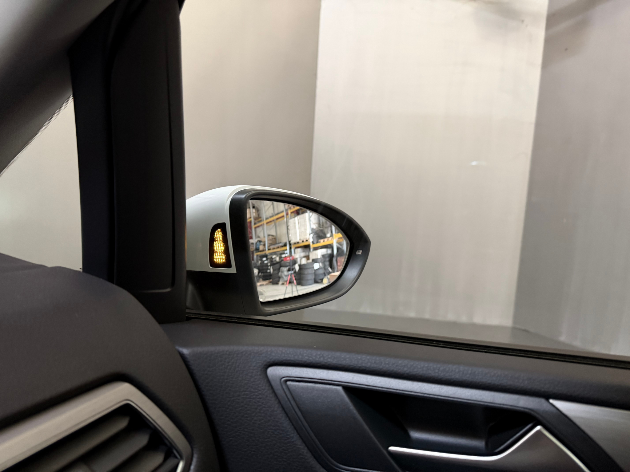 listing desktop thumbnail image 28