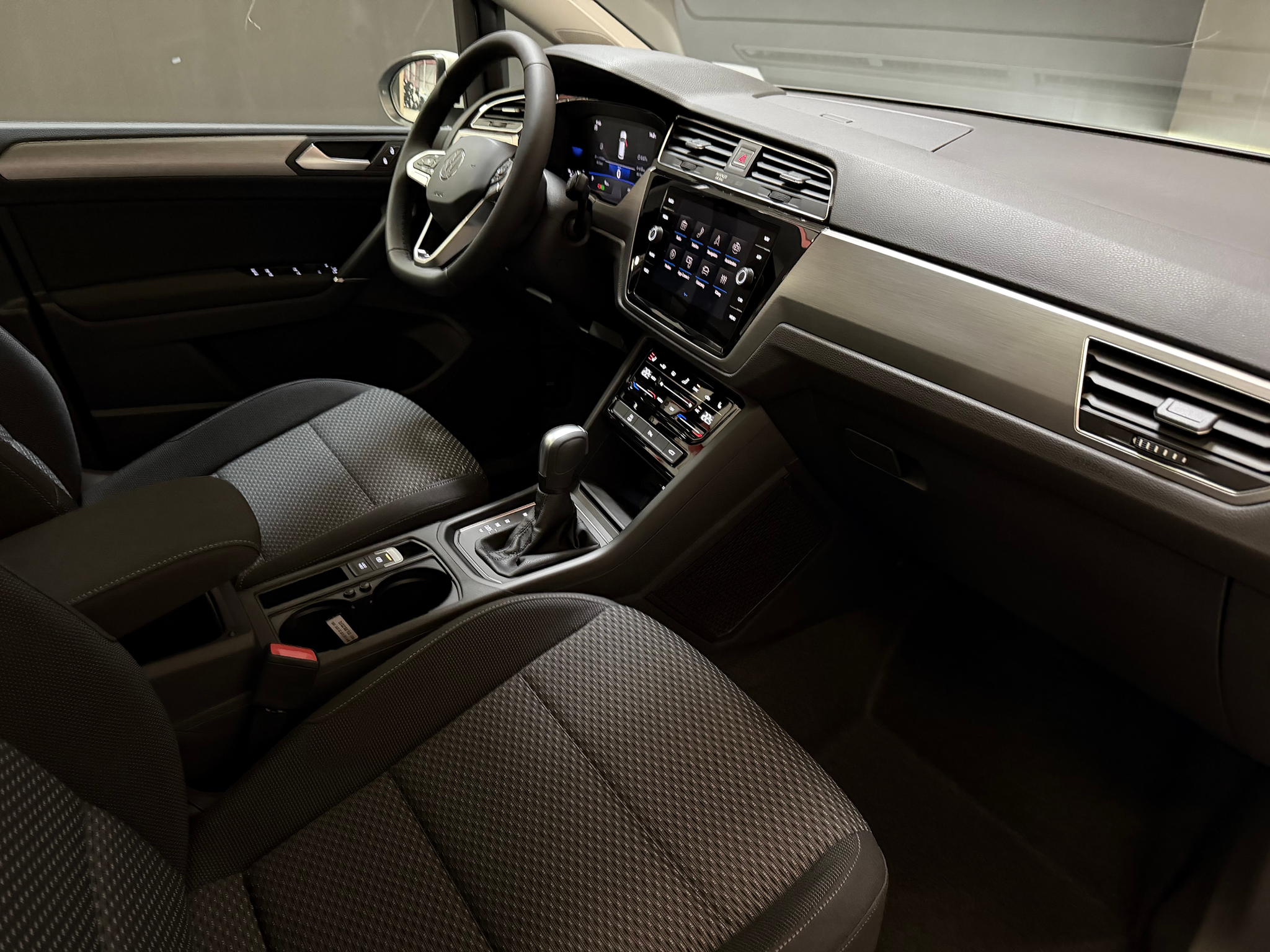 listing desktop thumbnail image 31