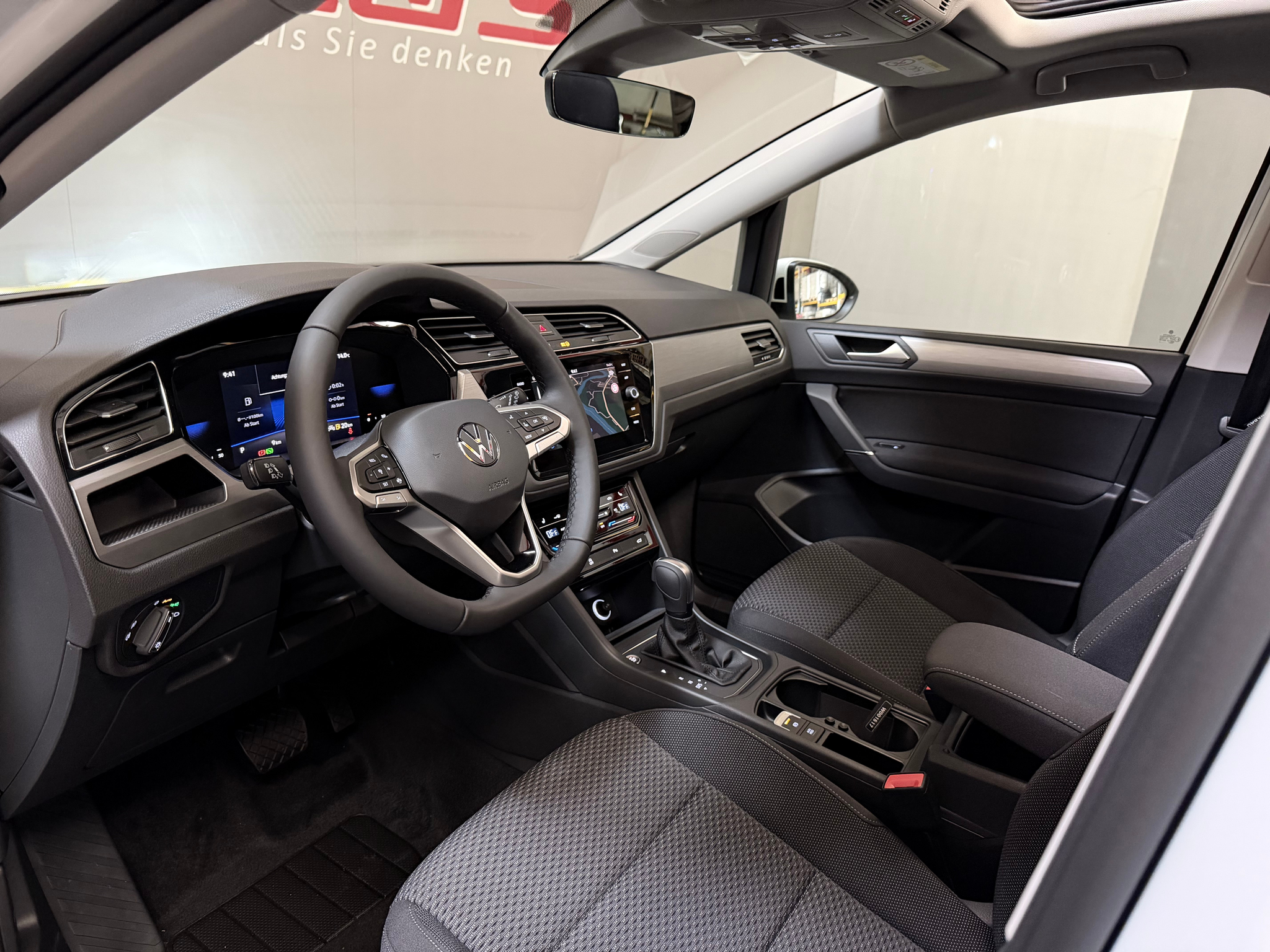 listing desktop thumbnail image 14