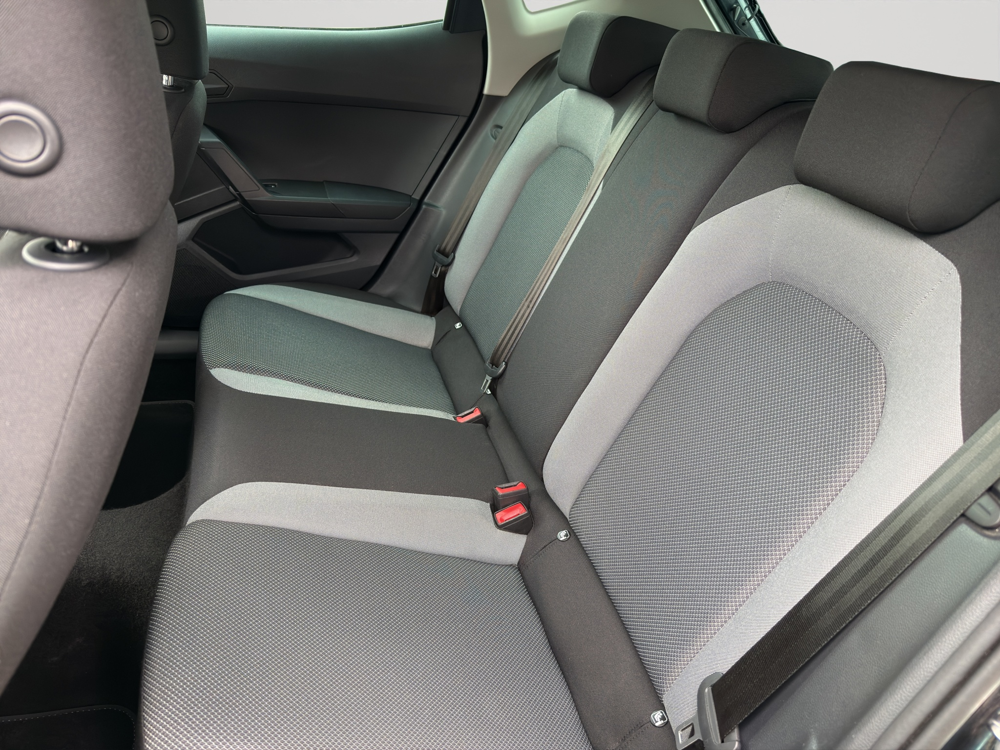 listing desktop thumbnail image 15