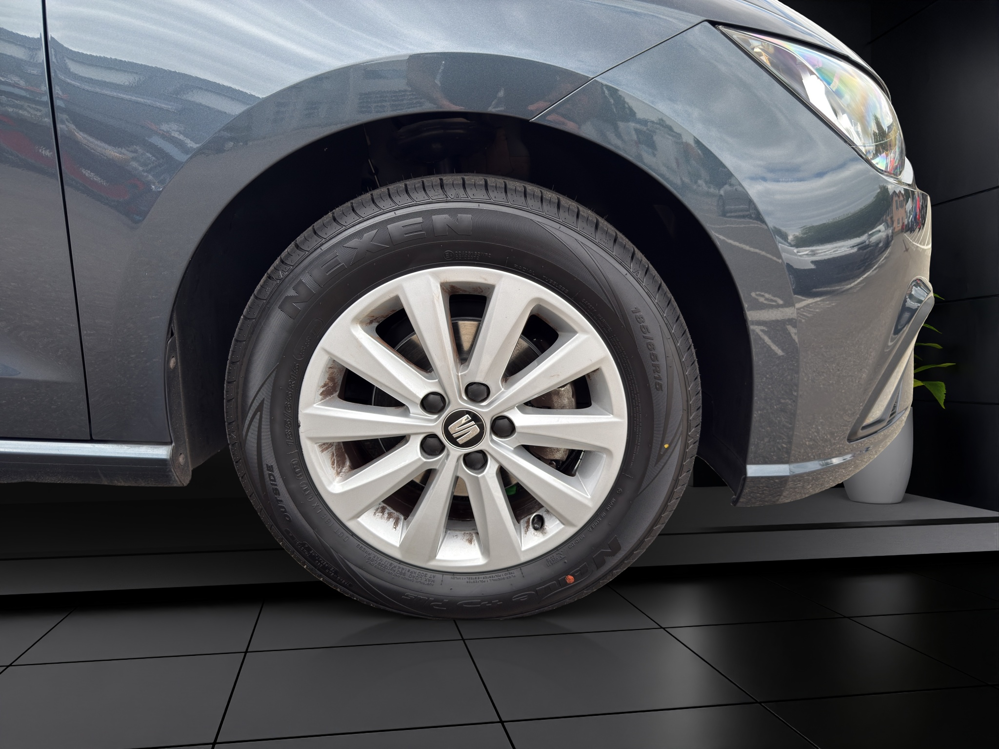 listing desktop thumbnail image 21