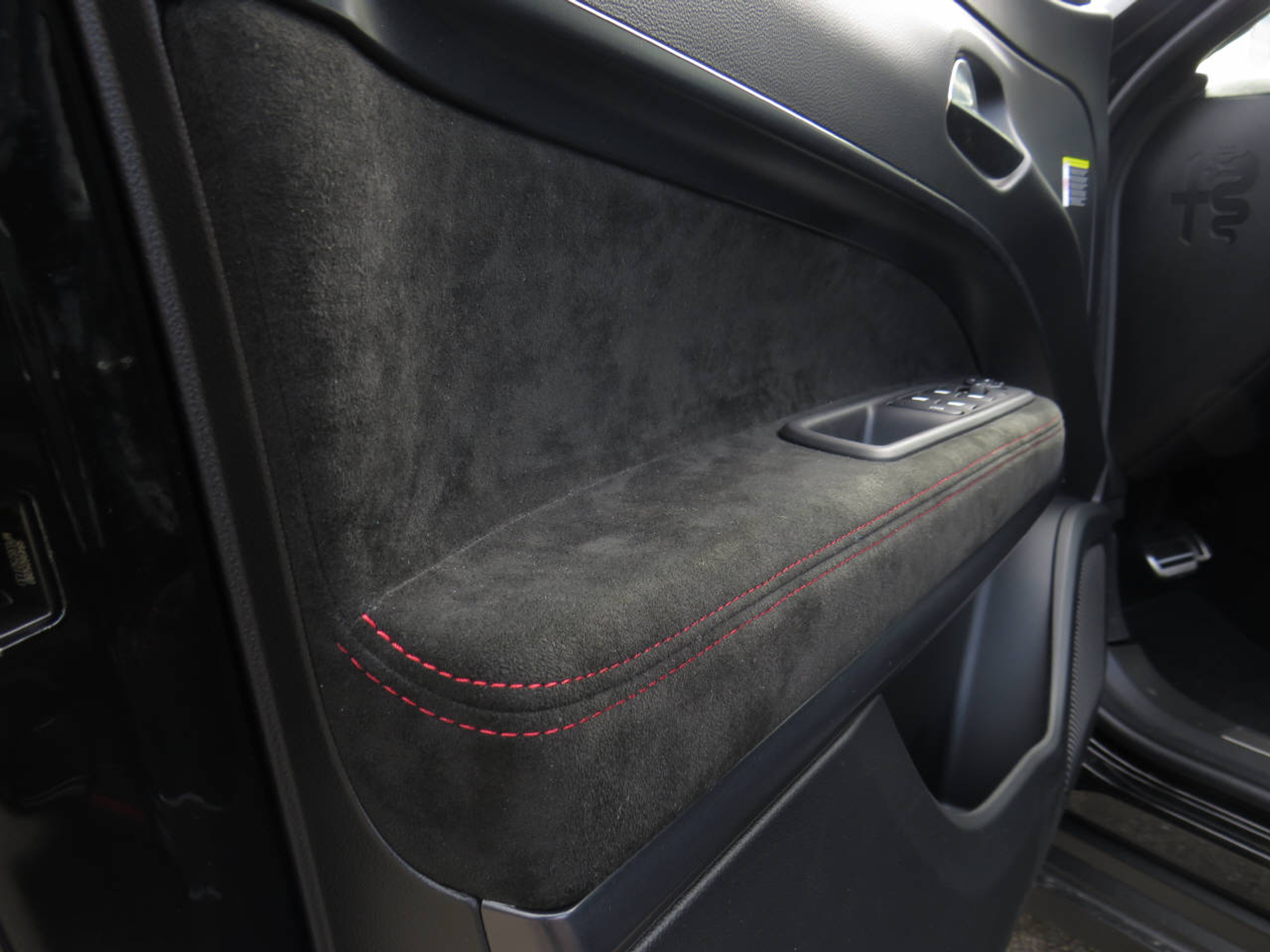 listing desktop thumbnail image 12