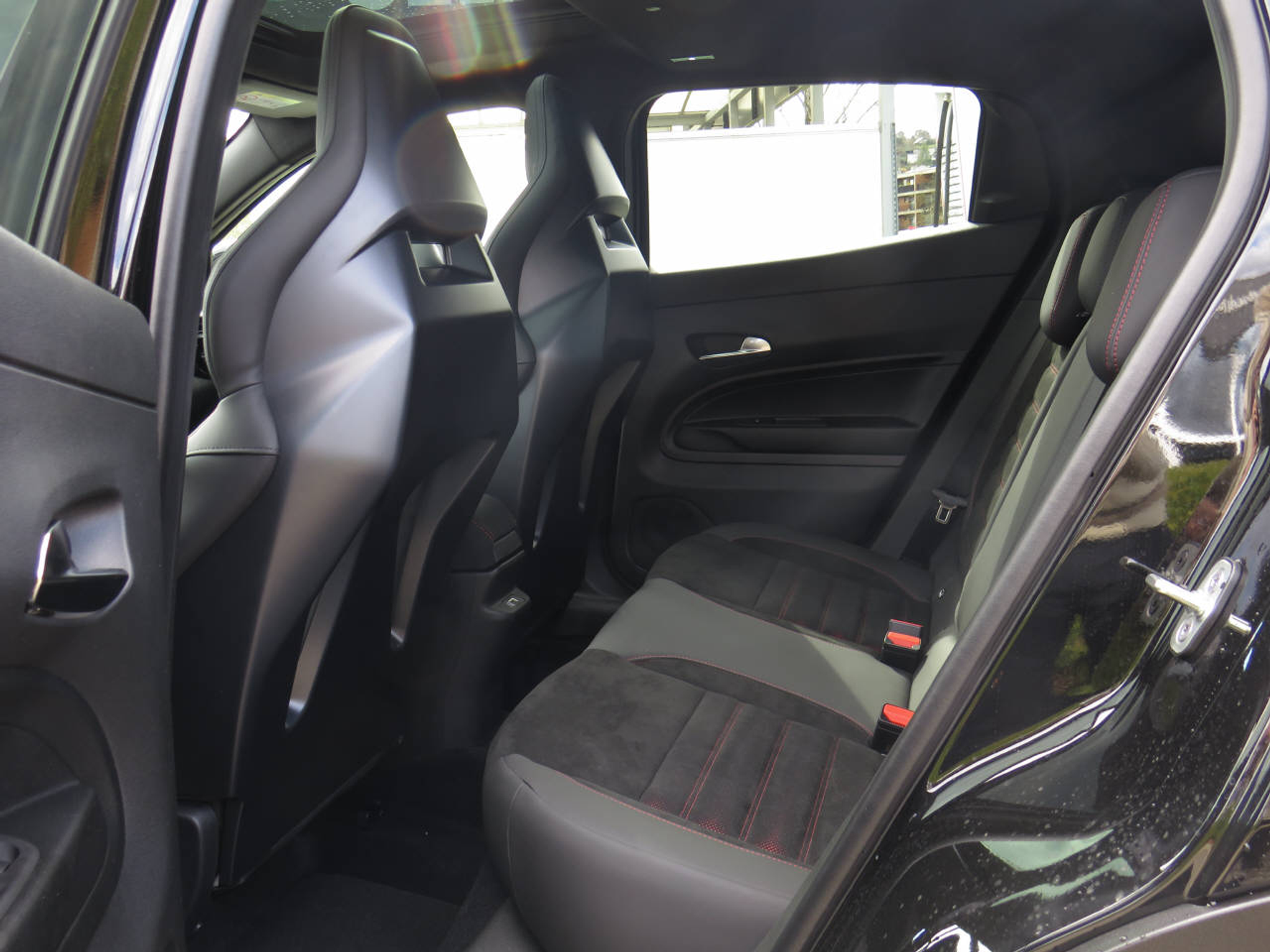 listing desktop thumbnail image 14