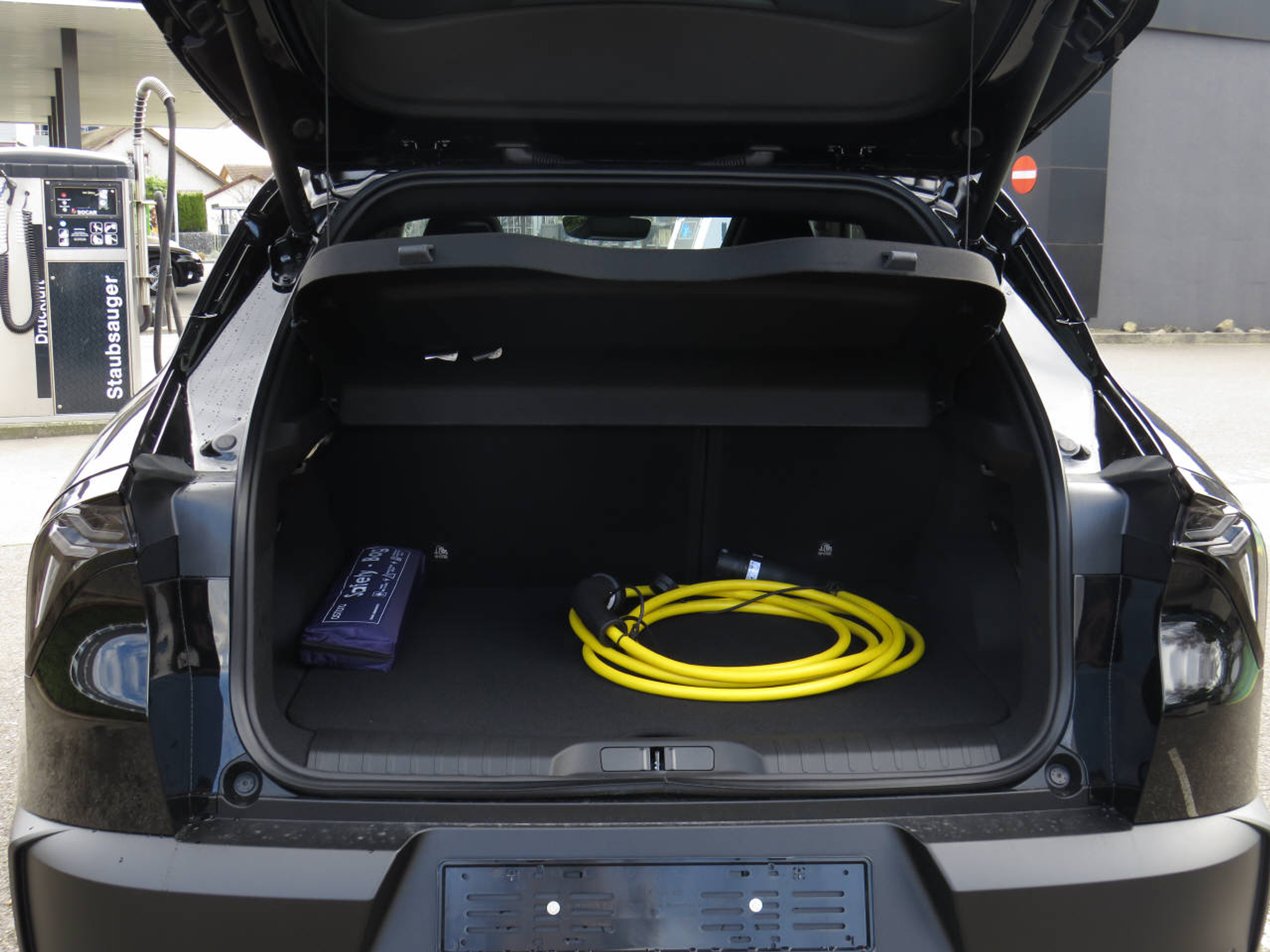 listing desktop thumbnail image 4