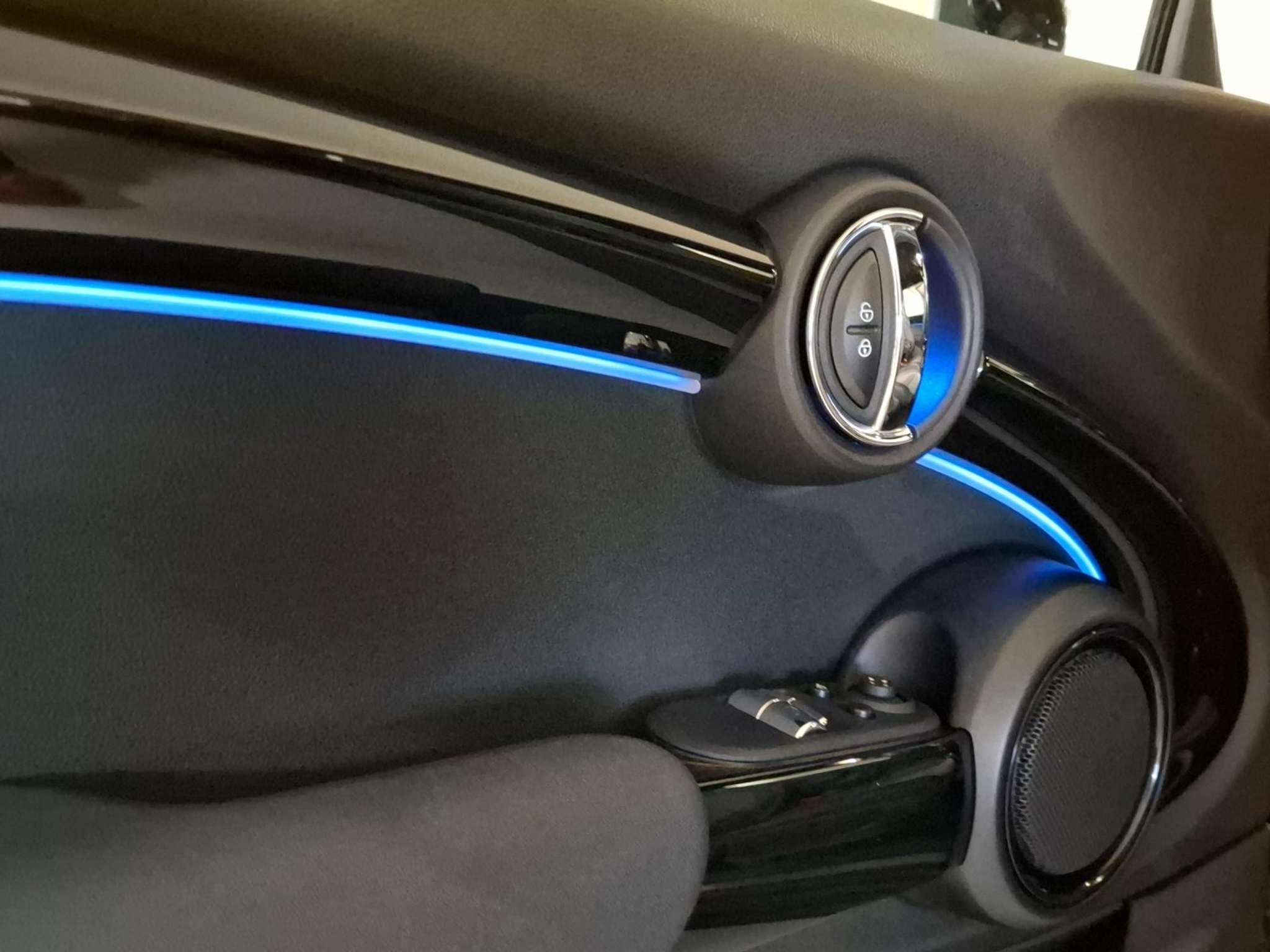 listing desktop thumbnail image 5