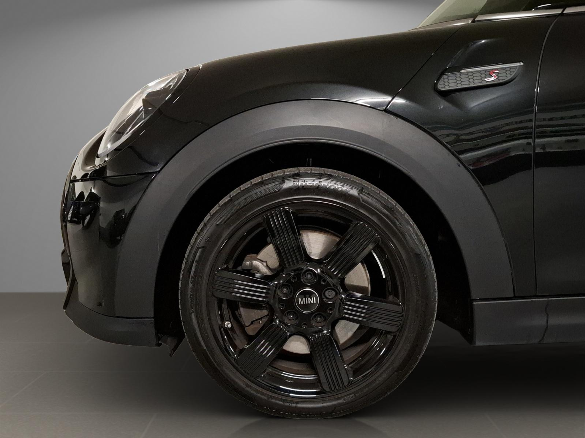 listing desktop thumbnail image 2