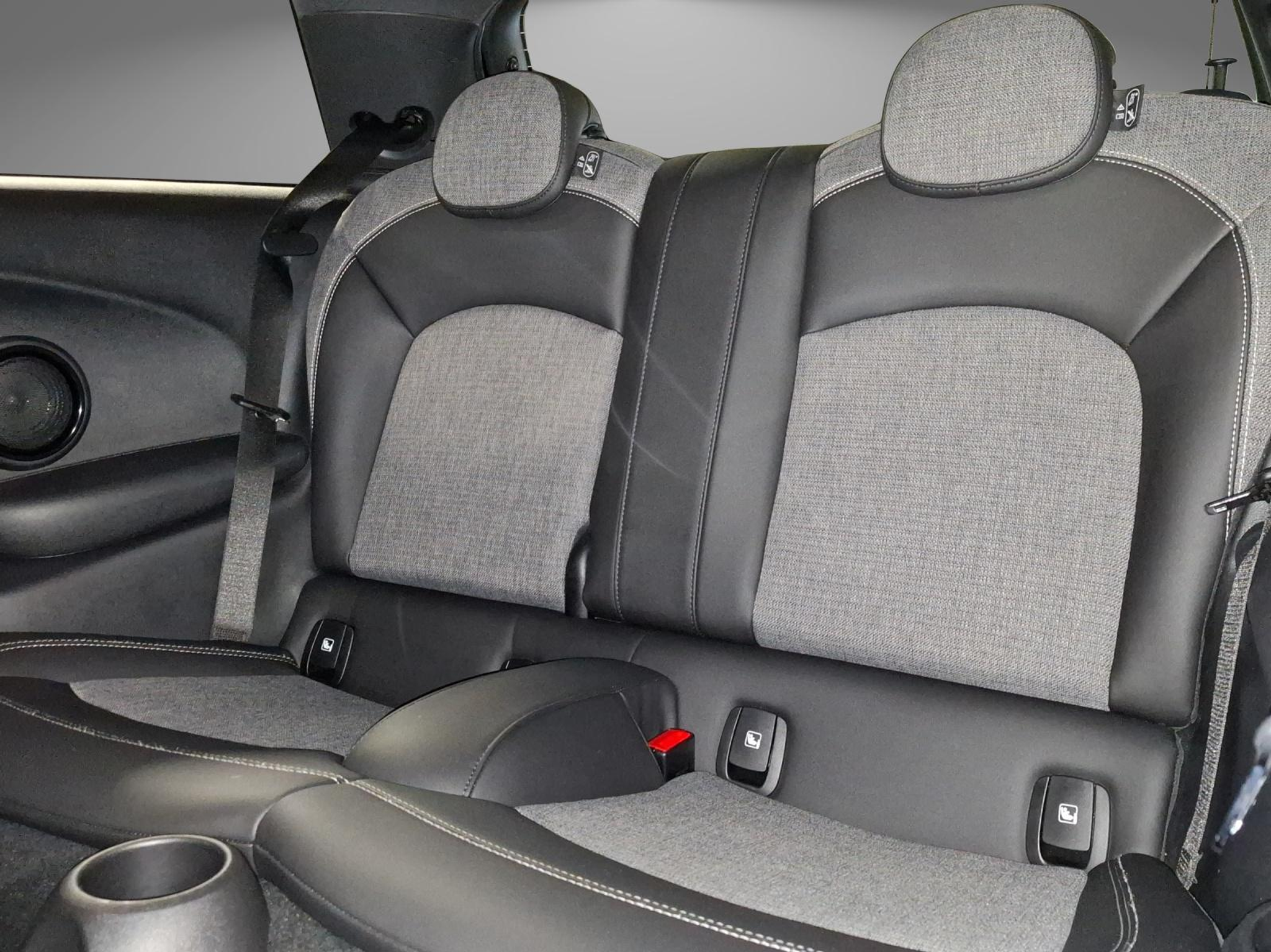 listing desktop thumbnail image 6