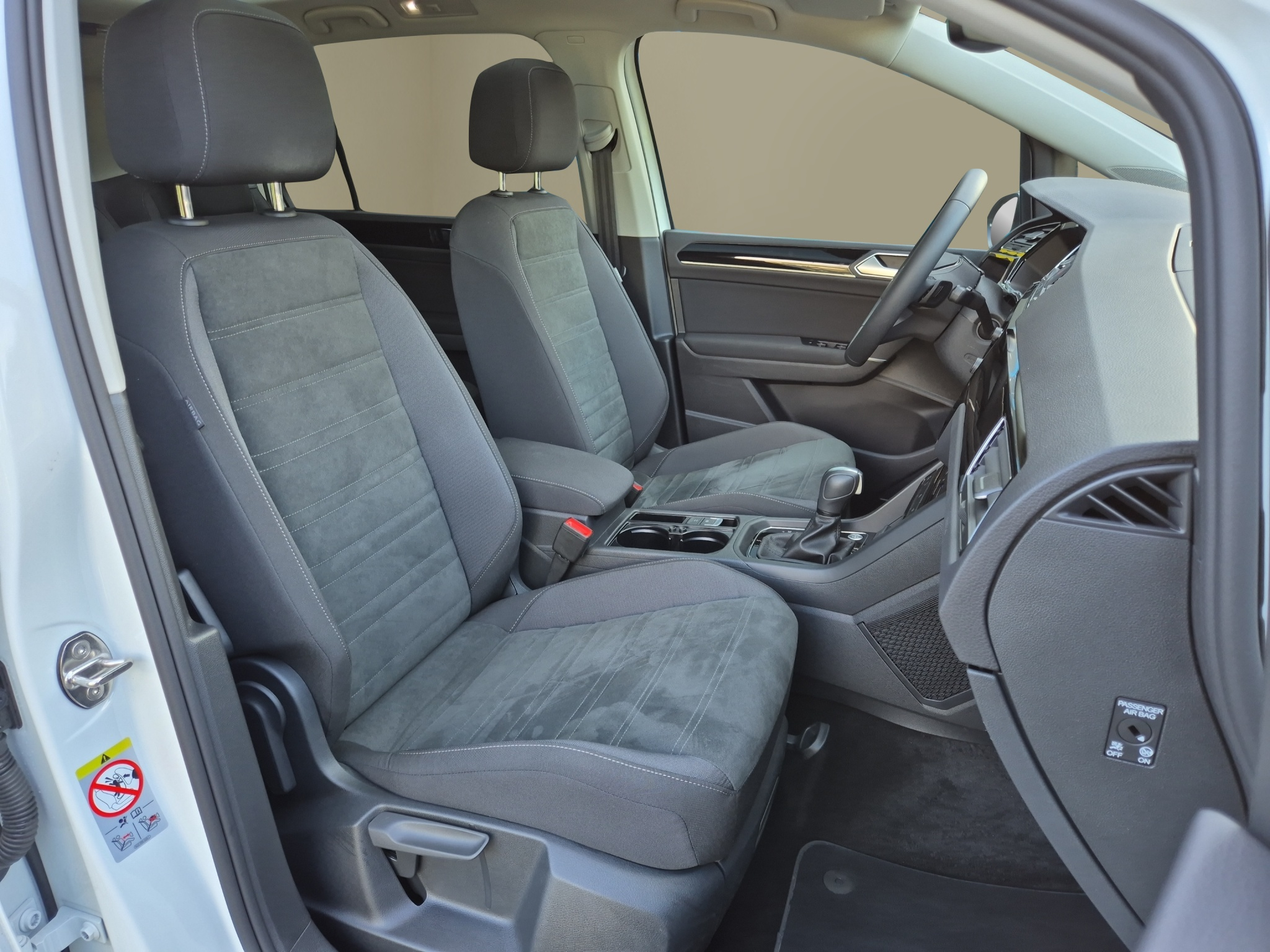 listing desktop thumbnail image 14