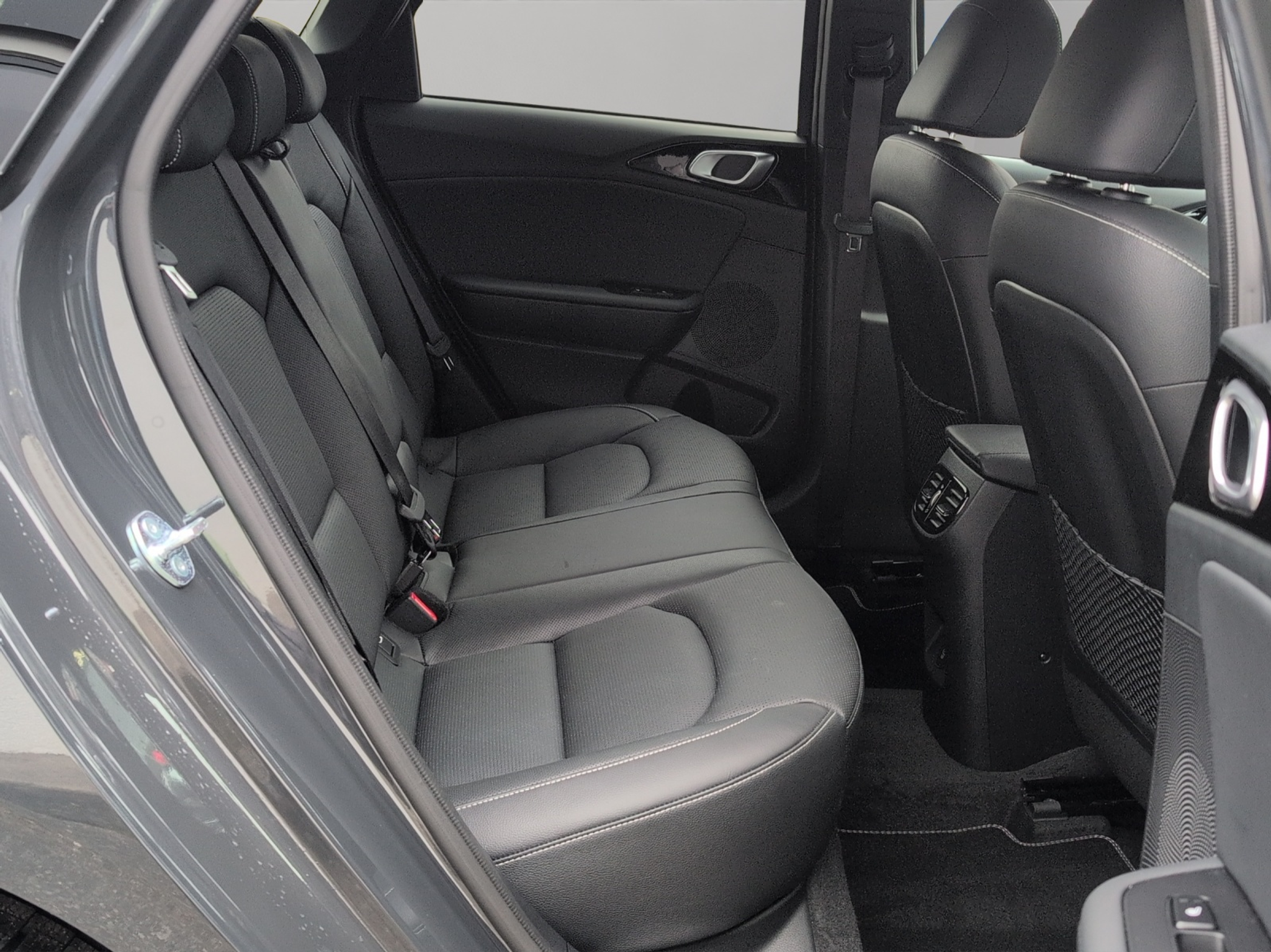 listing desktop thumbnail image 10