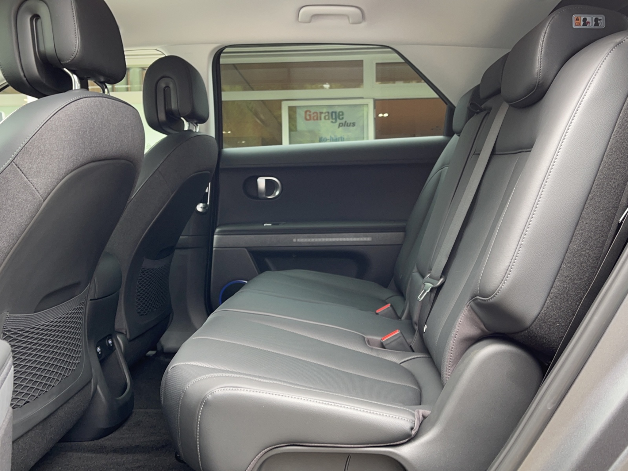 listing desktop thumbnail image 5