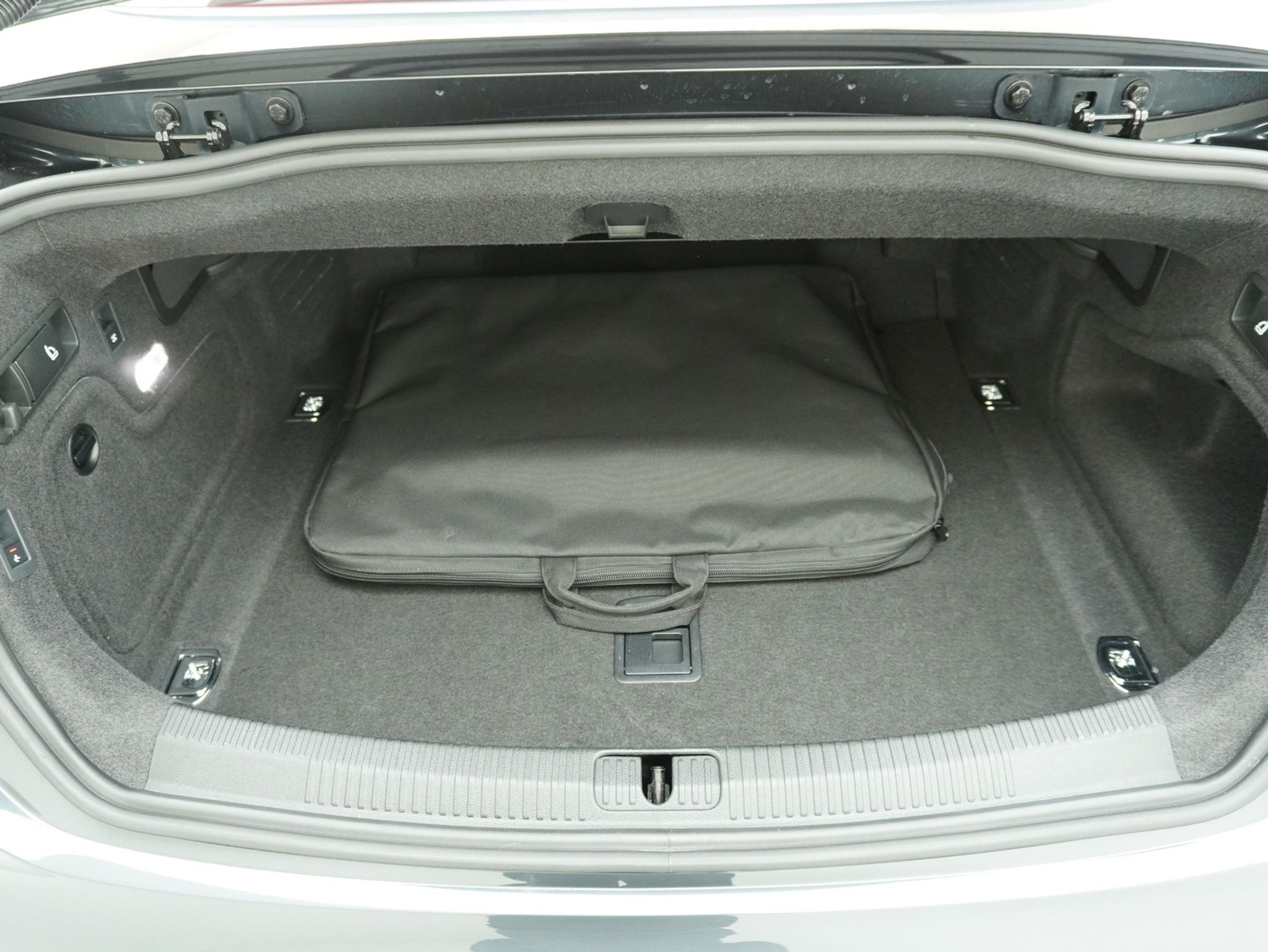 listing desktop thumbnail image 13