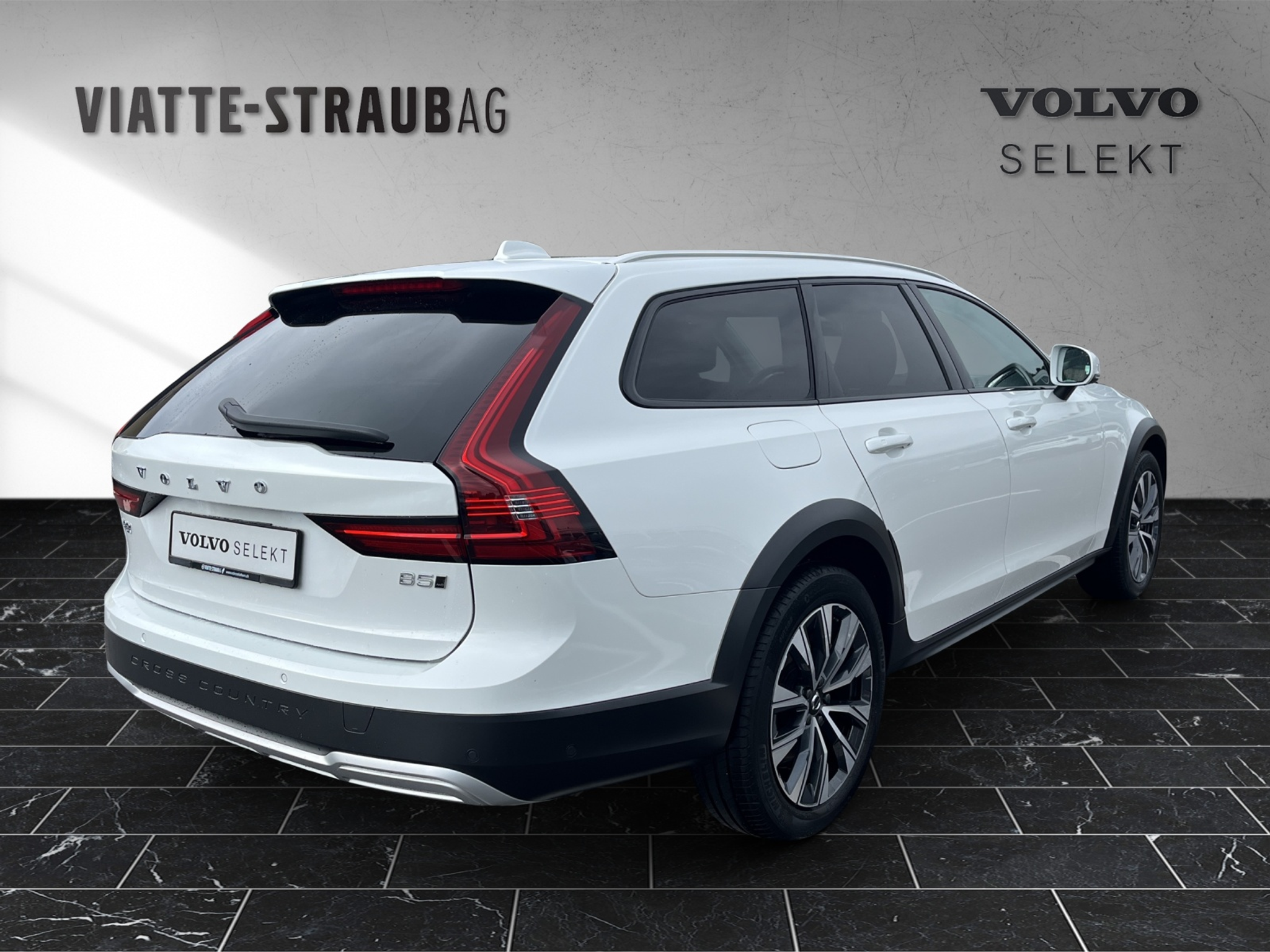 listing desktop thumbnail image 4