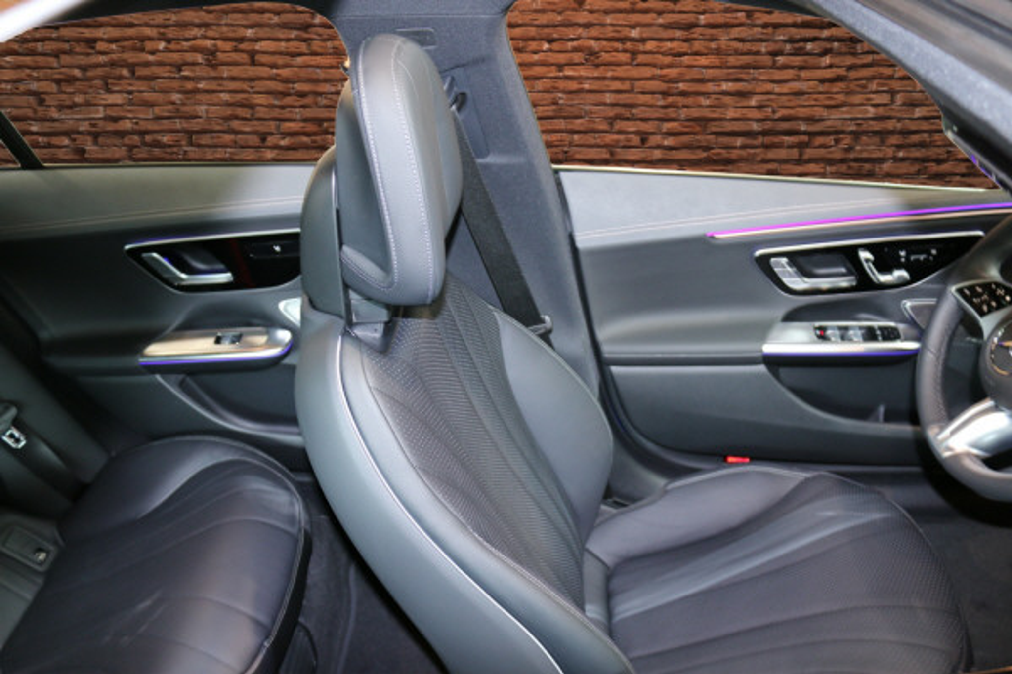 listing desktop thumbnail image 8