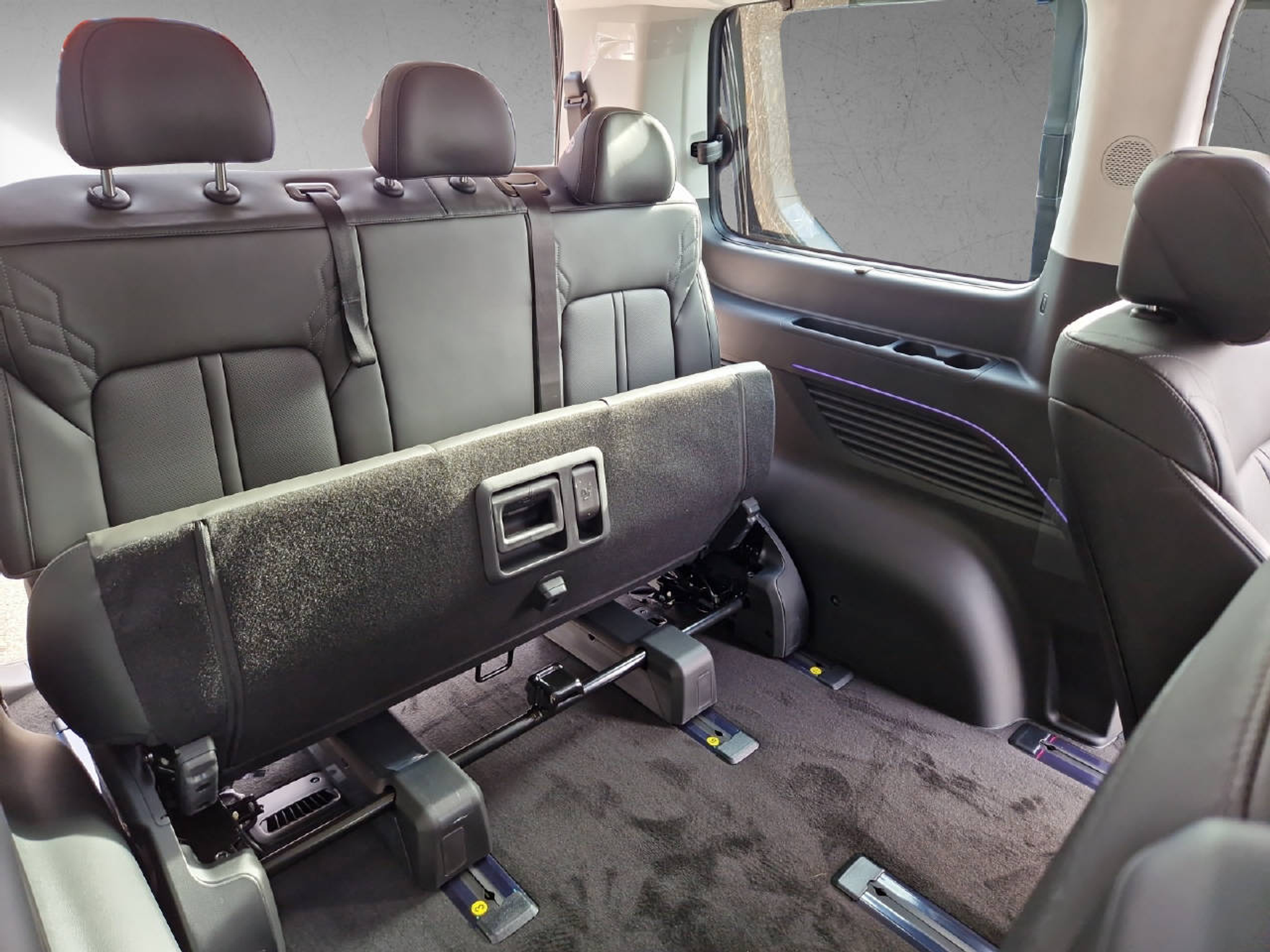 listing desktop thumbnail image 14