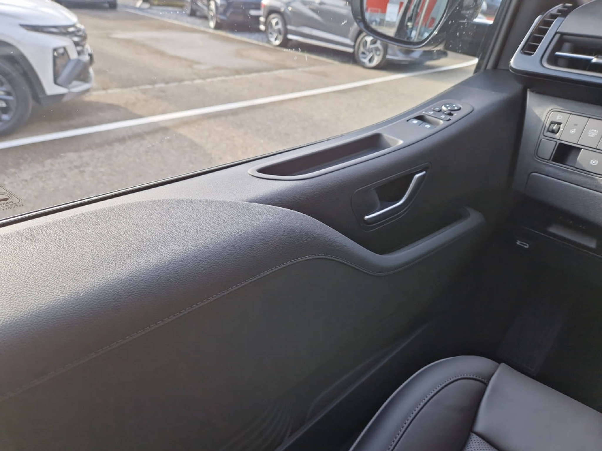 listing desktop thumbnail image 11