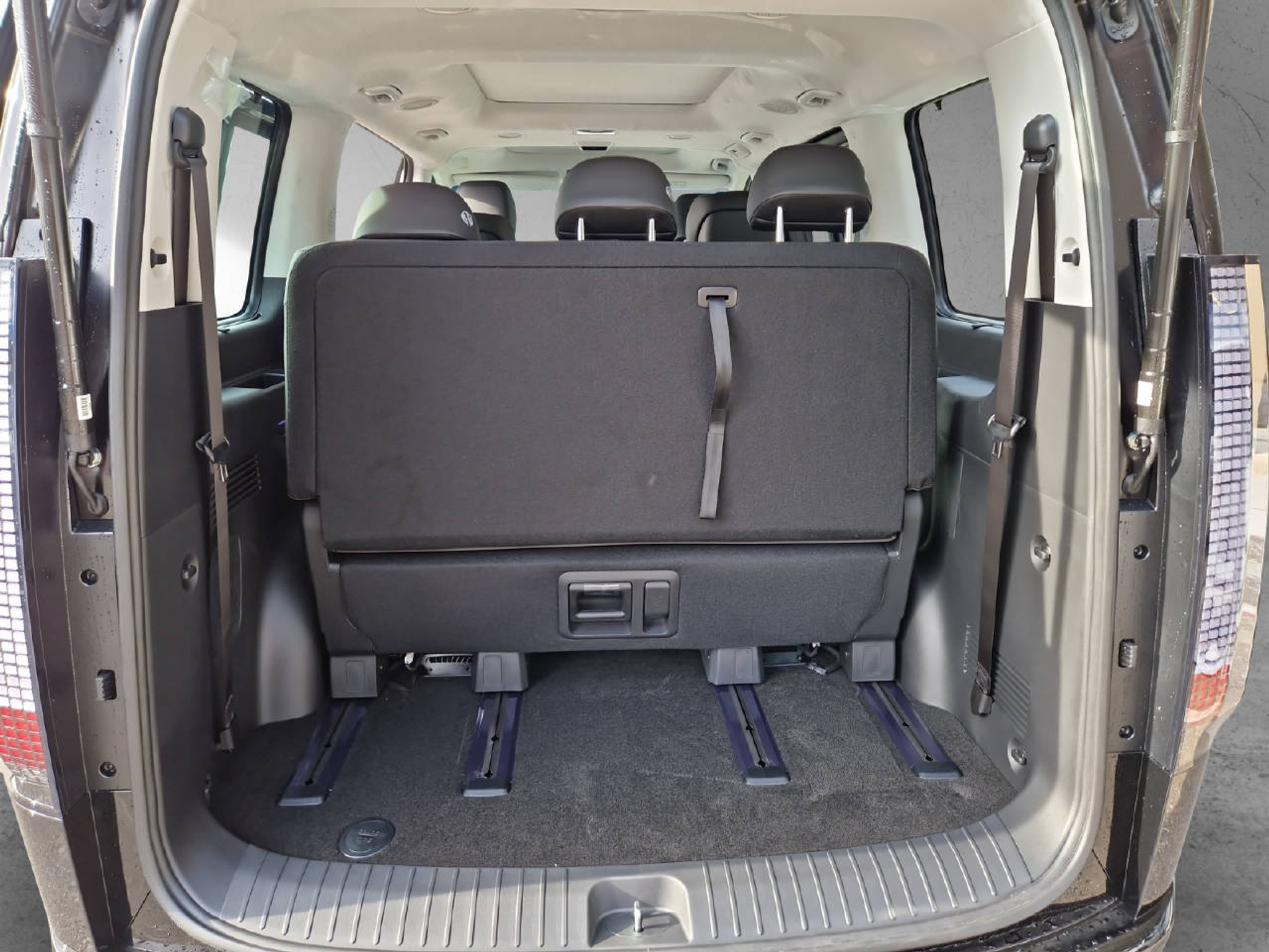 listing desktop thumbnail image 15