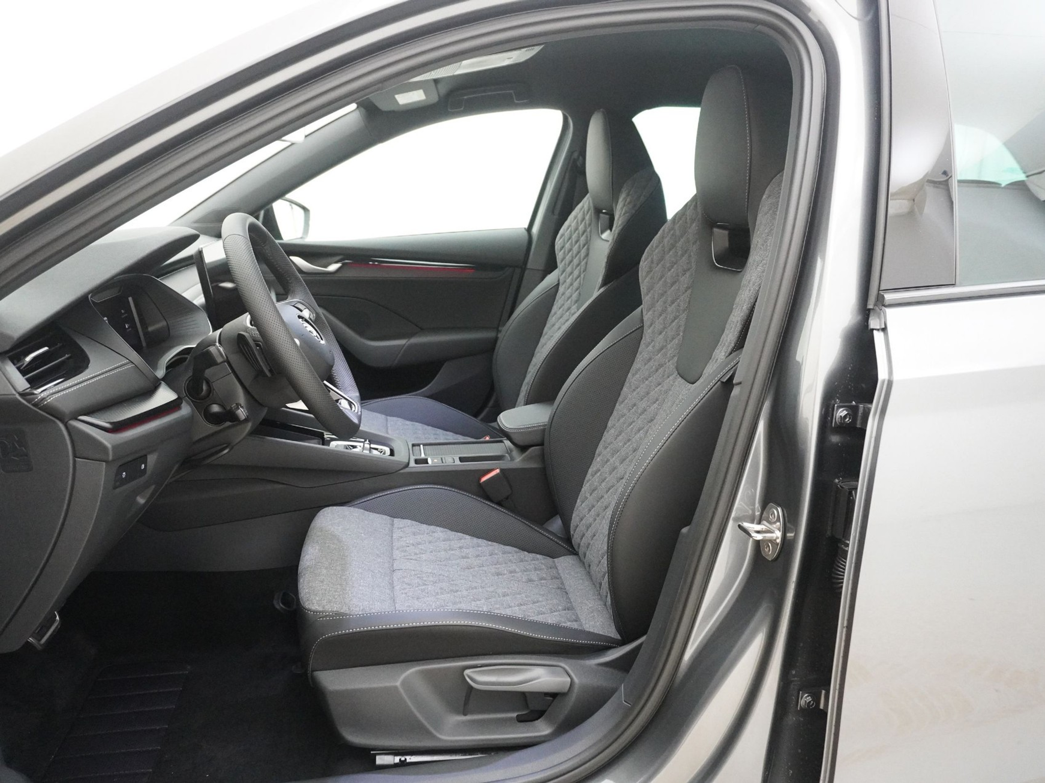 listing desktop thumbnail image 12