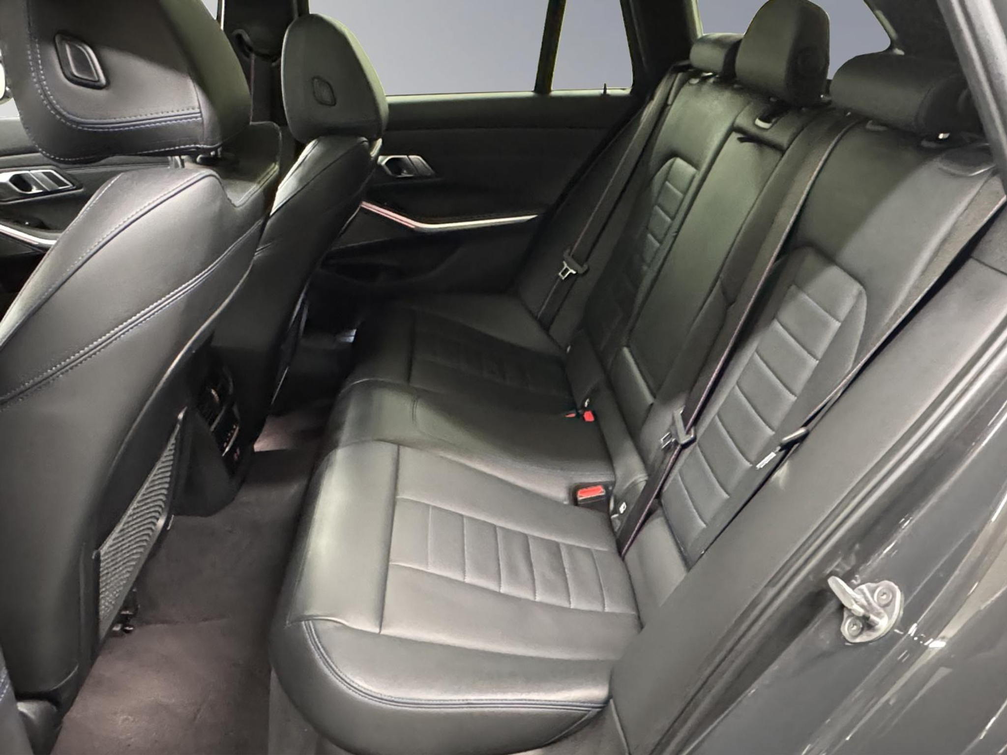 listing desktop thumbnail image 11