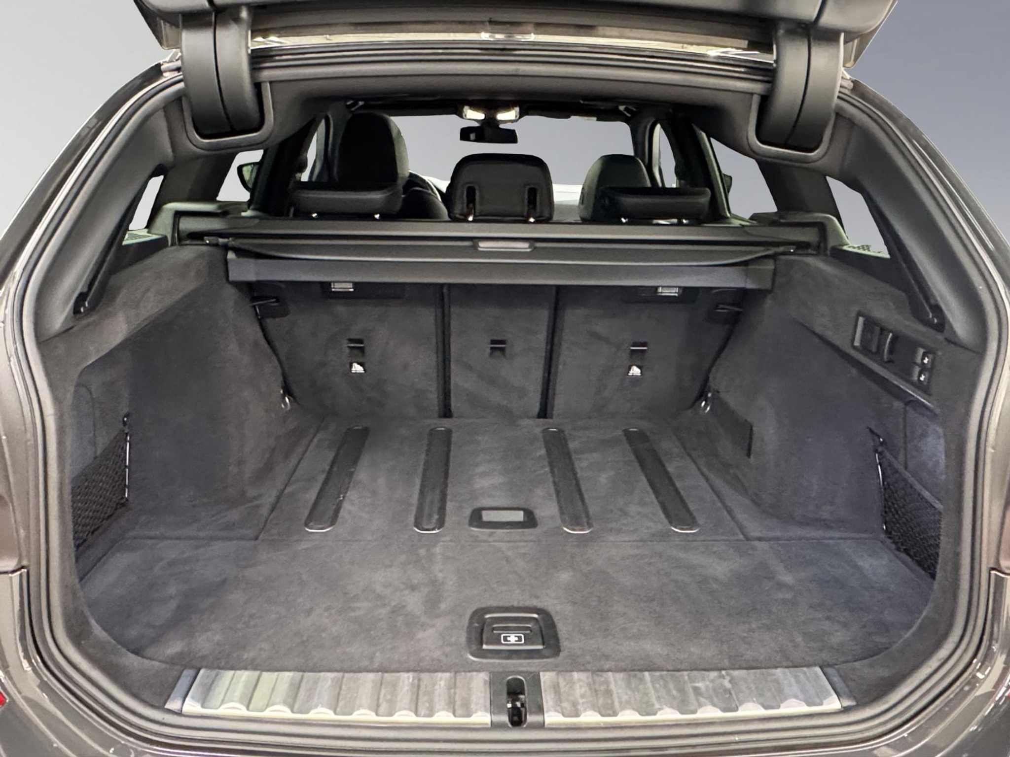 listing desktop thumbnail image 9